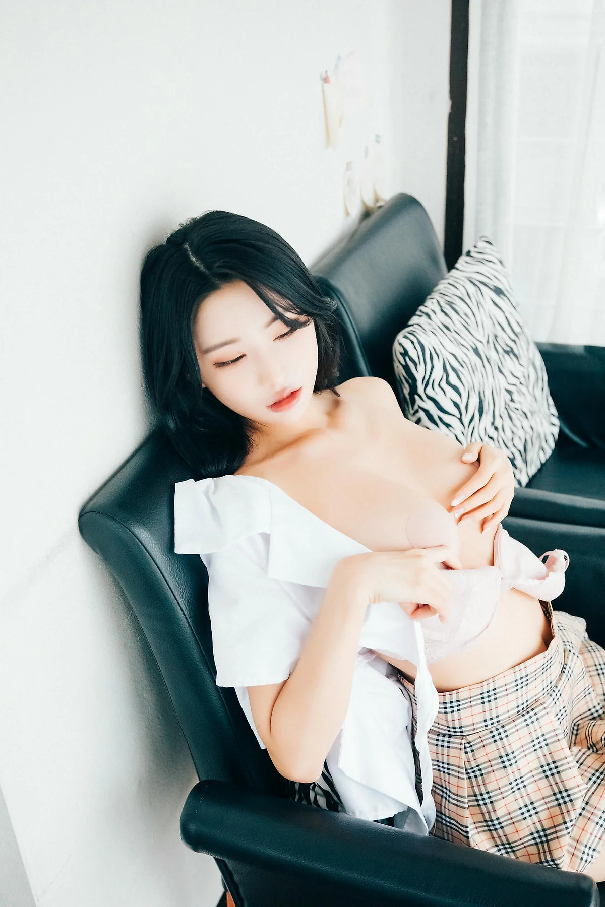 Loozy No.069 Yeonyu美臀黑丝短裙 - 6