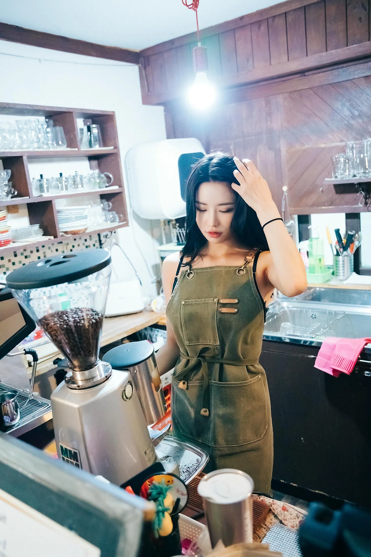 Loozy No.069 Yeonyu美臀黑丝短裙 - 1