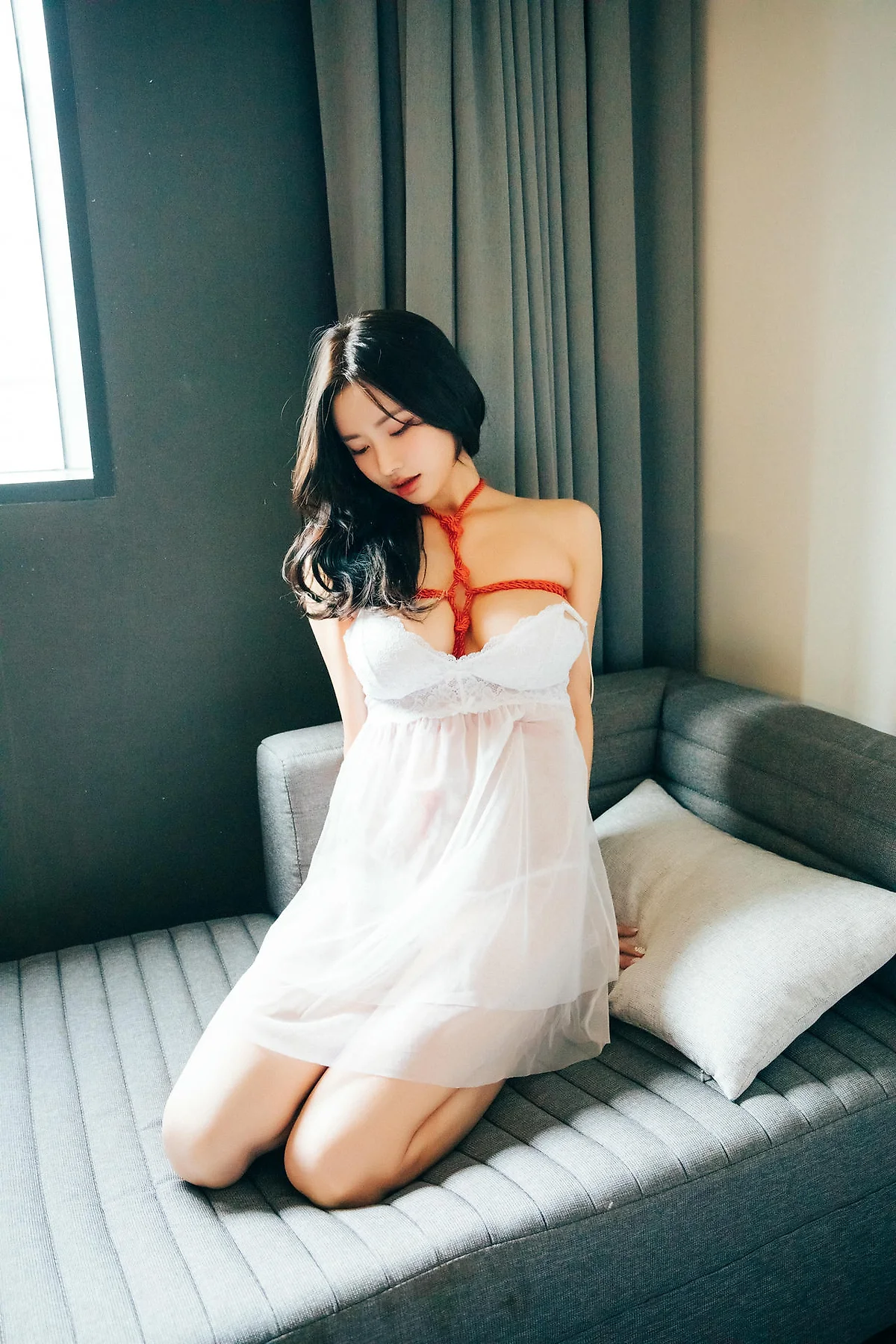 Loozy No.074 YeonYu爆乳白色美裙 - 2