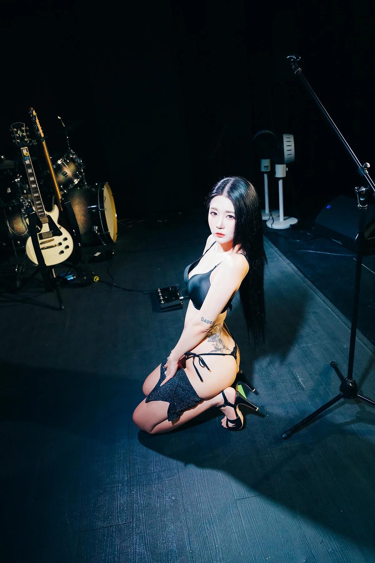 Loozy No.075 Bomi舞台写真翘臀 - 2