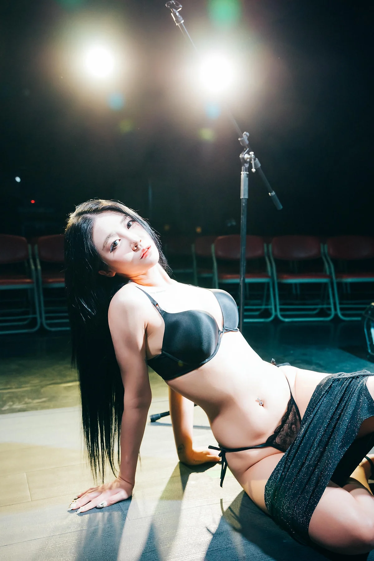 Loozy No.075 Bomi舞台写真翘臀 - 1