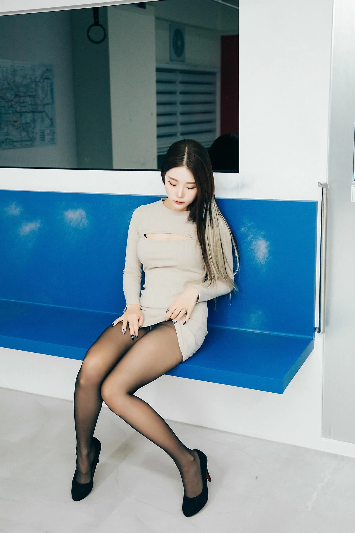 Loozy No.080 Bomi地铁黑丝少女 - 3