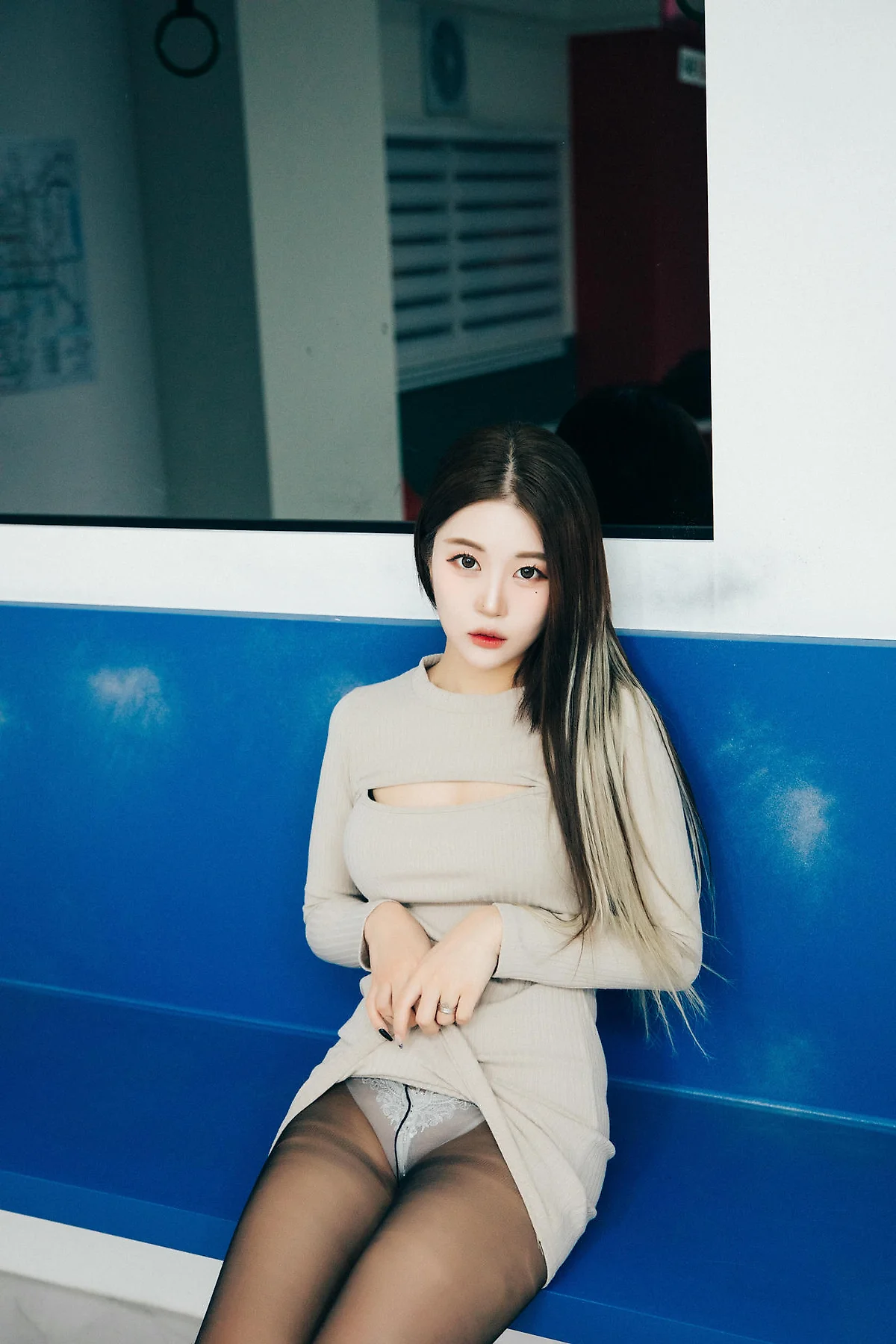 Loozy No.080 Bomi地铁黑丝少女 - 6