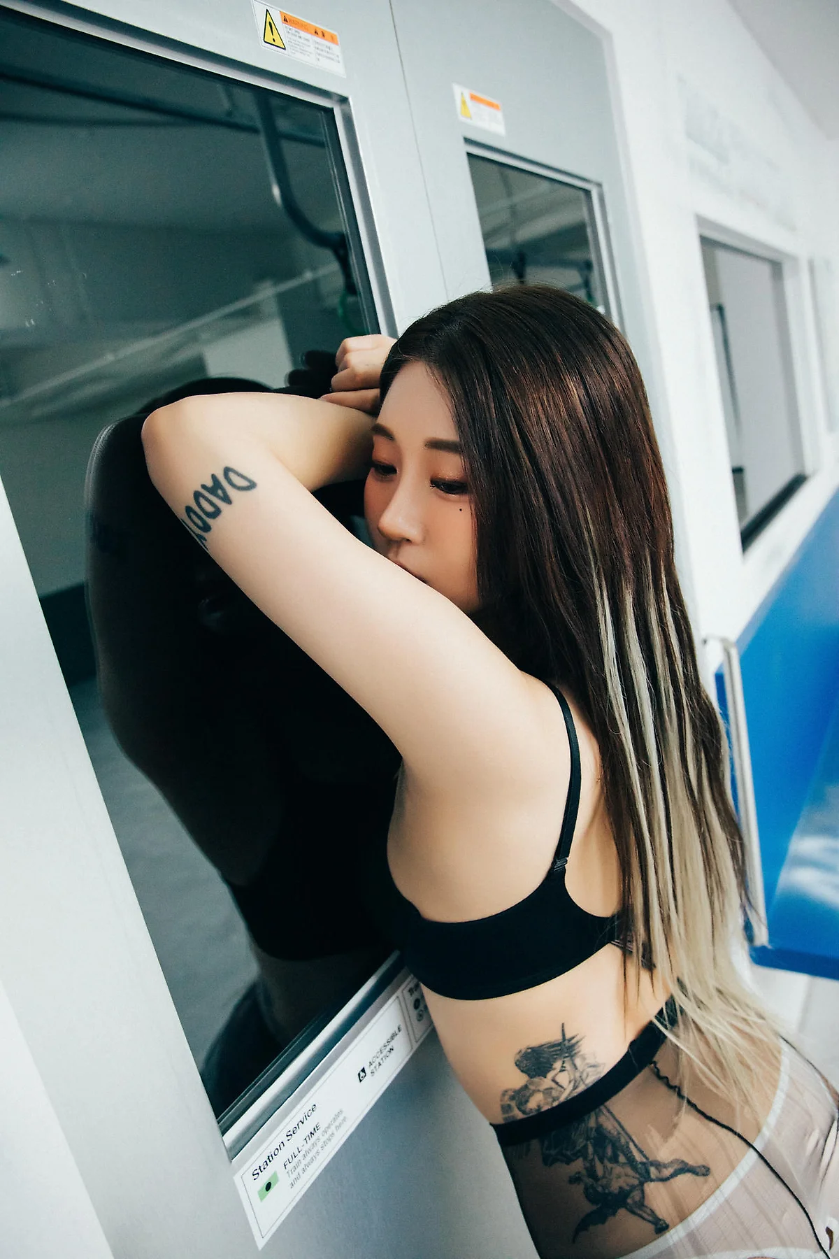 Loozy No.080 Bomi地铁黑丝少女 - 8