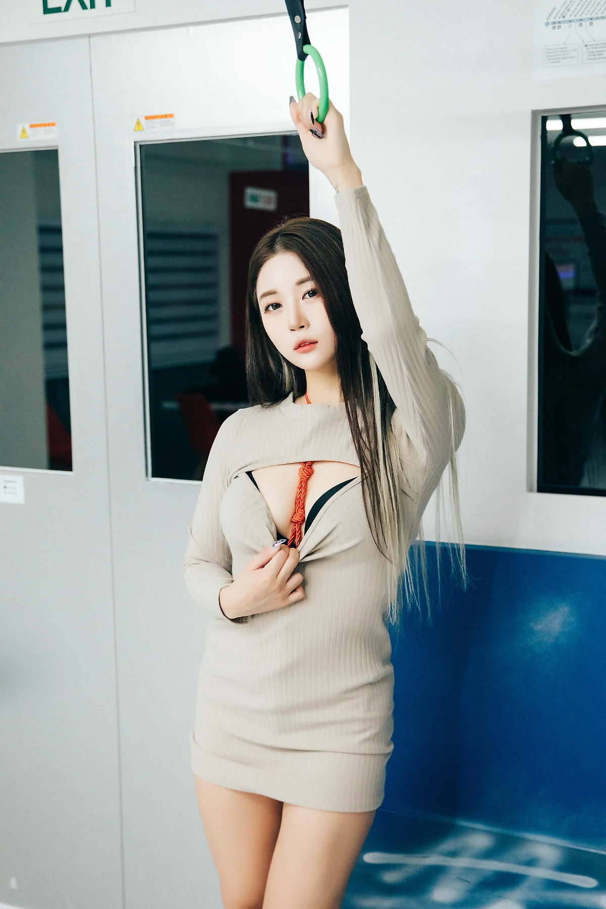 Loozy No.080 Bomi地铁黑丝少女 - 3