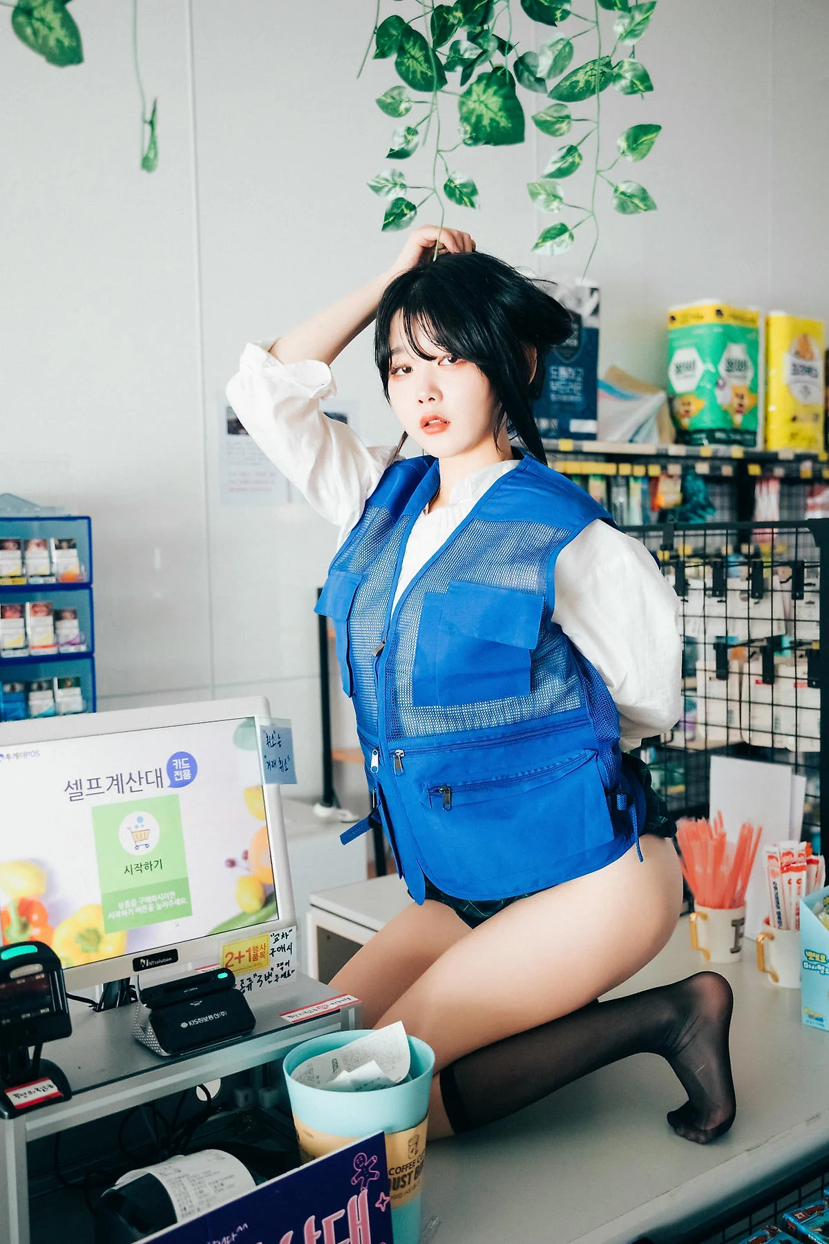 Loozy No.083  Zia便利店少女诱惑1 - 9