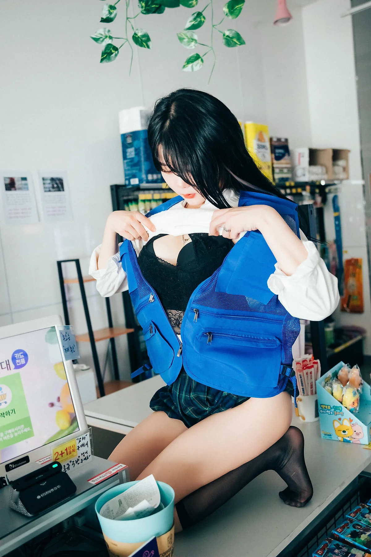 Loozy No.083  Zia便利店少女诱惑1 - 10