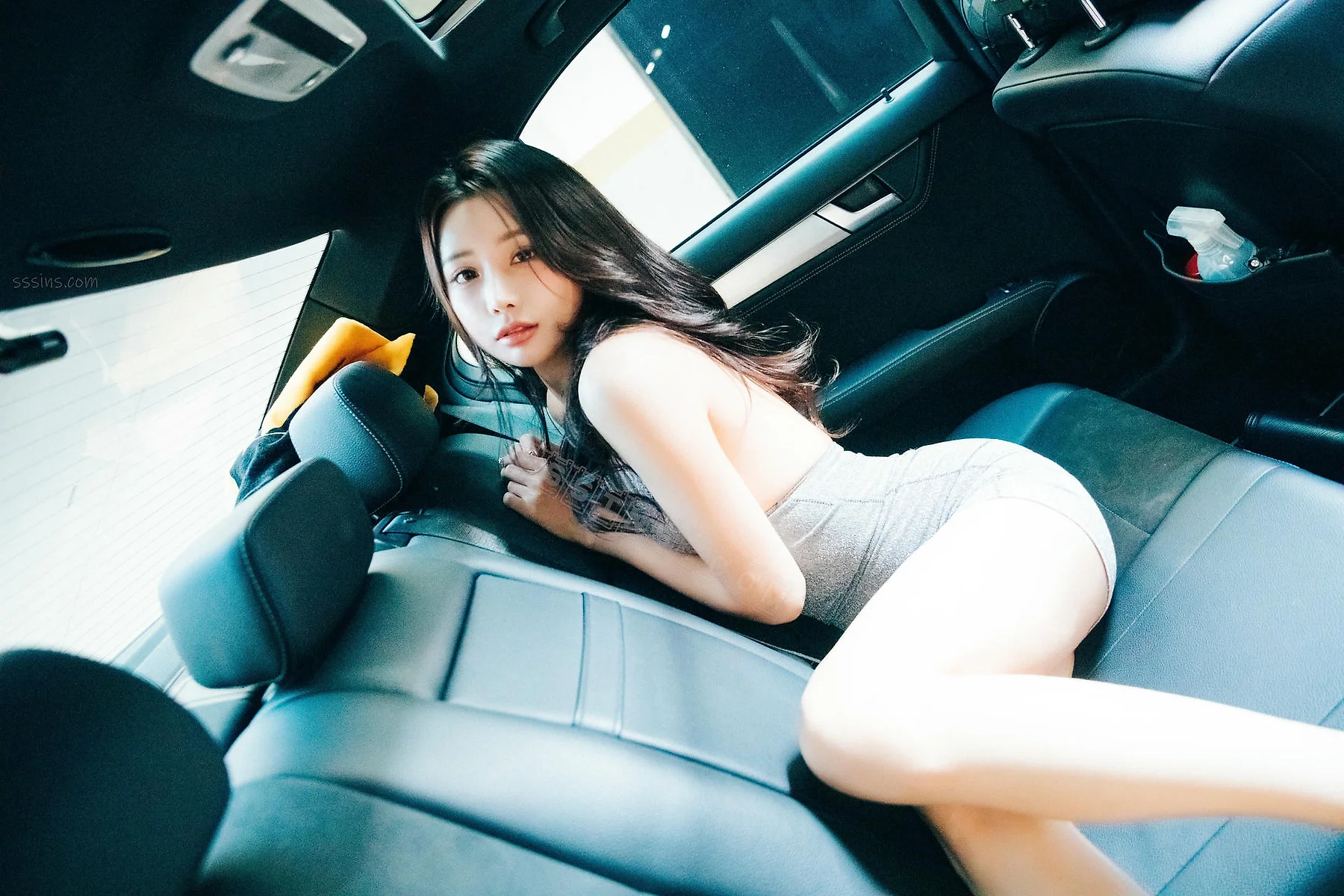 Loozy No.090 YeonYu爆乳车模写真 - 1