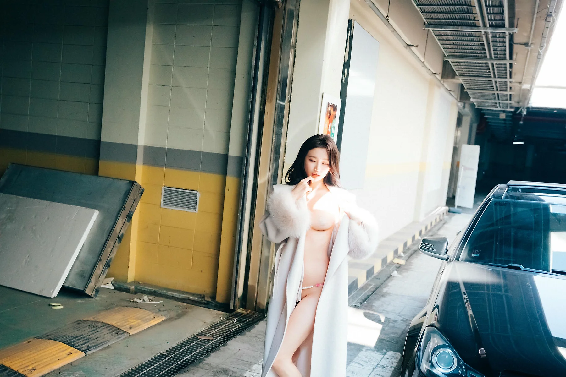 Loozy No.090 YeonYu爆乳车模写真 - 2
