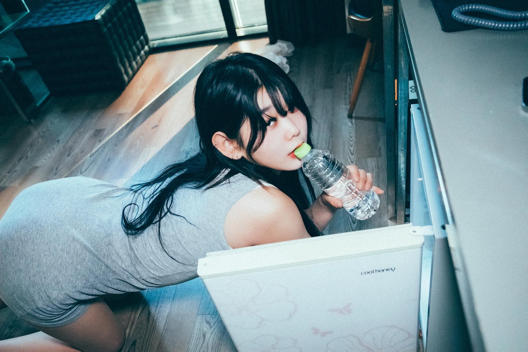 Loozy No.104 Zia灰色玉背紧身裙 - 1