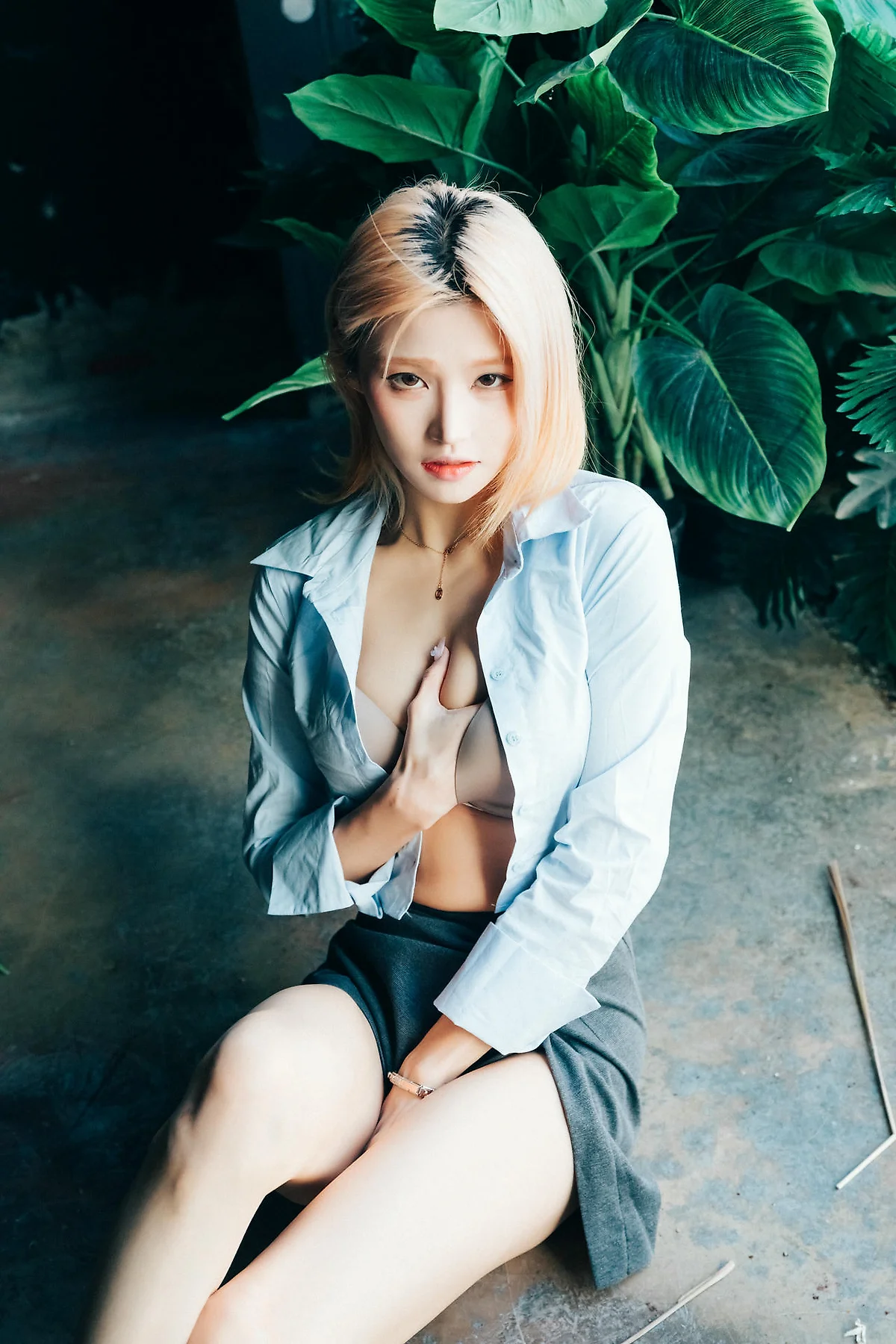 Loozy No.107 Taeri Enslave捆绑爆乳ol短裙 - 2