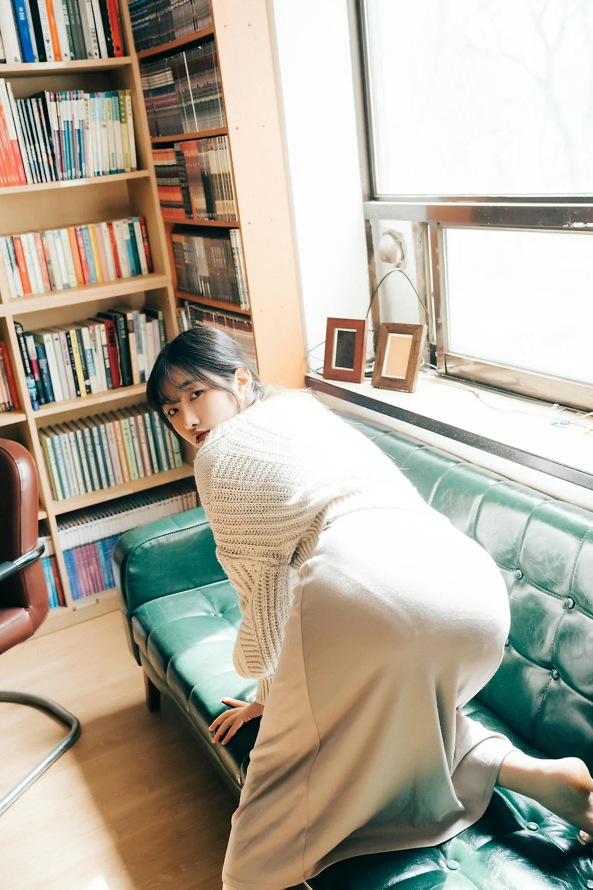 Loozy No.111 Sonson爆乳灰裙美女 - 6