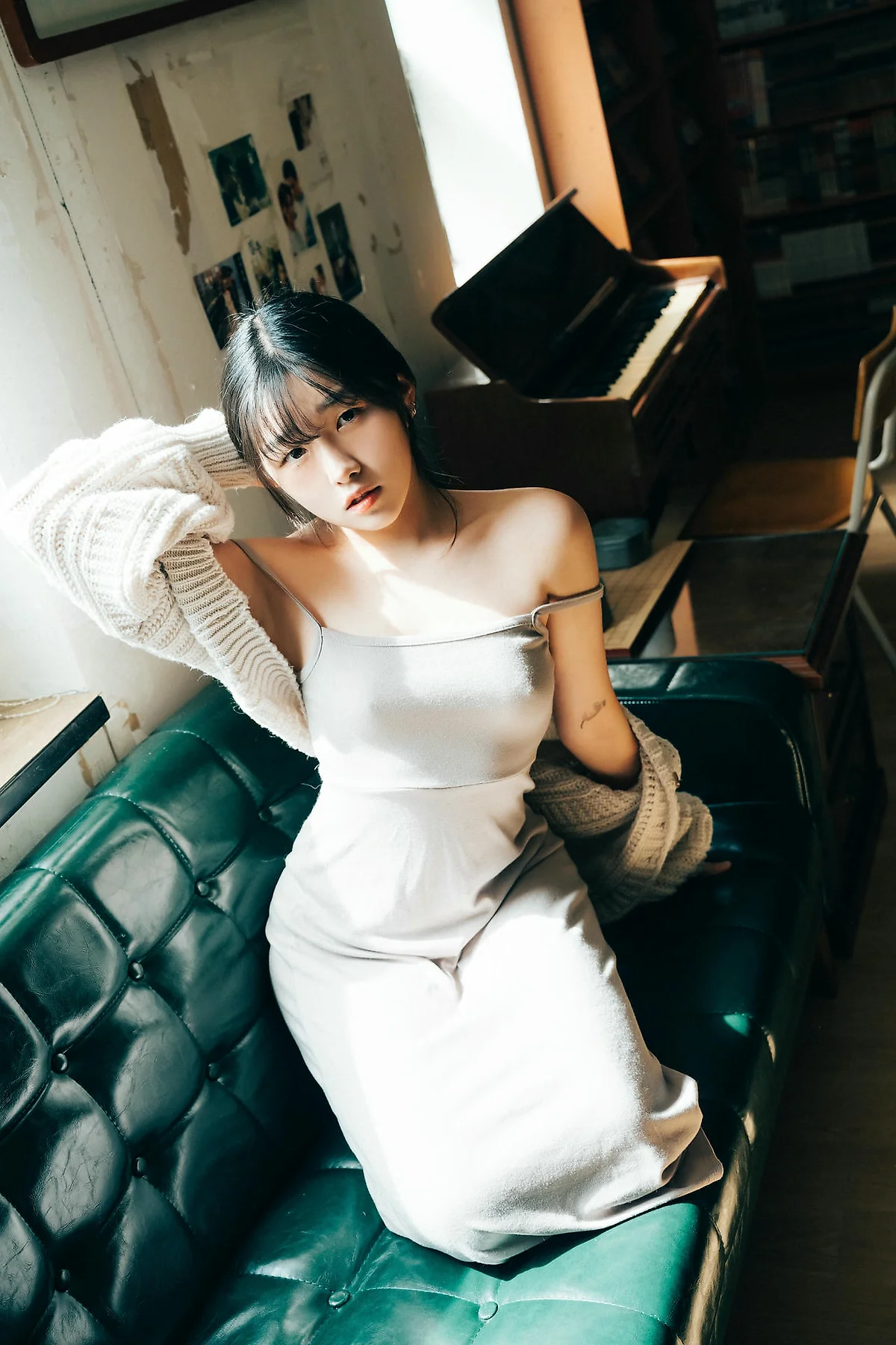 Loozy No.111 Sonson爆乳灰裙美女 - 1