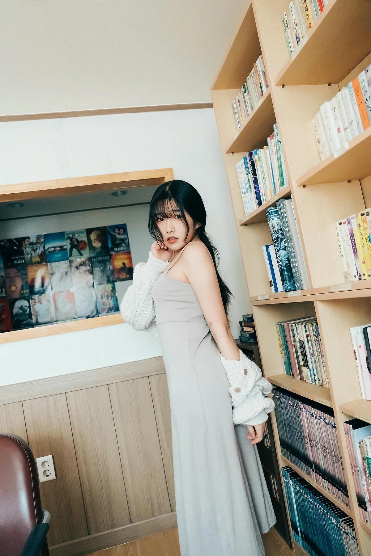 Loozy No.111 Sonson爆乳灰裙美女 - 2