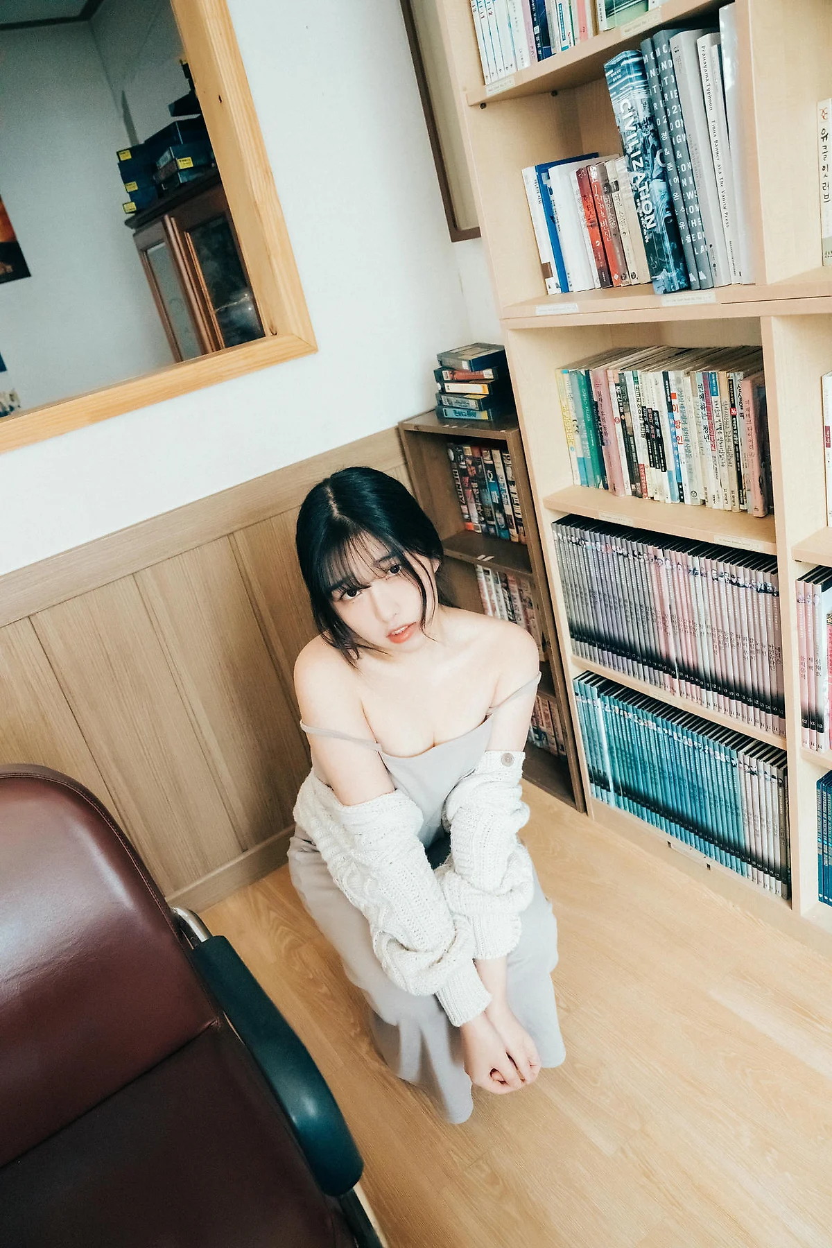 Loozy No.111 Sonson爆乳灰裙美女 - 4