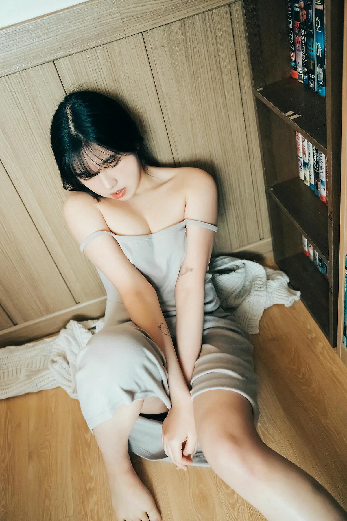 Loozy No.111 Sonson爆乳灰裙美女 - 6