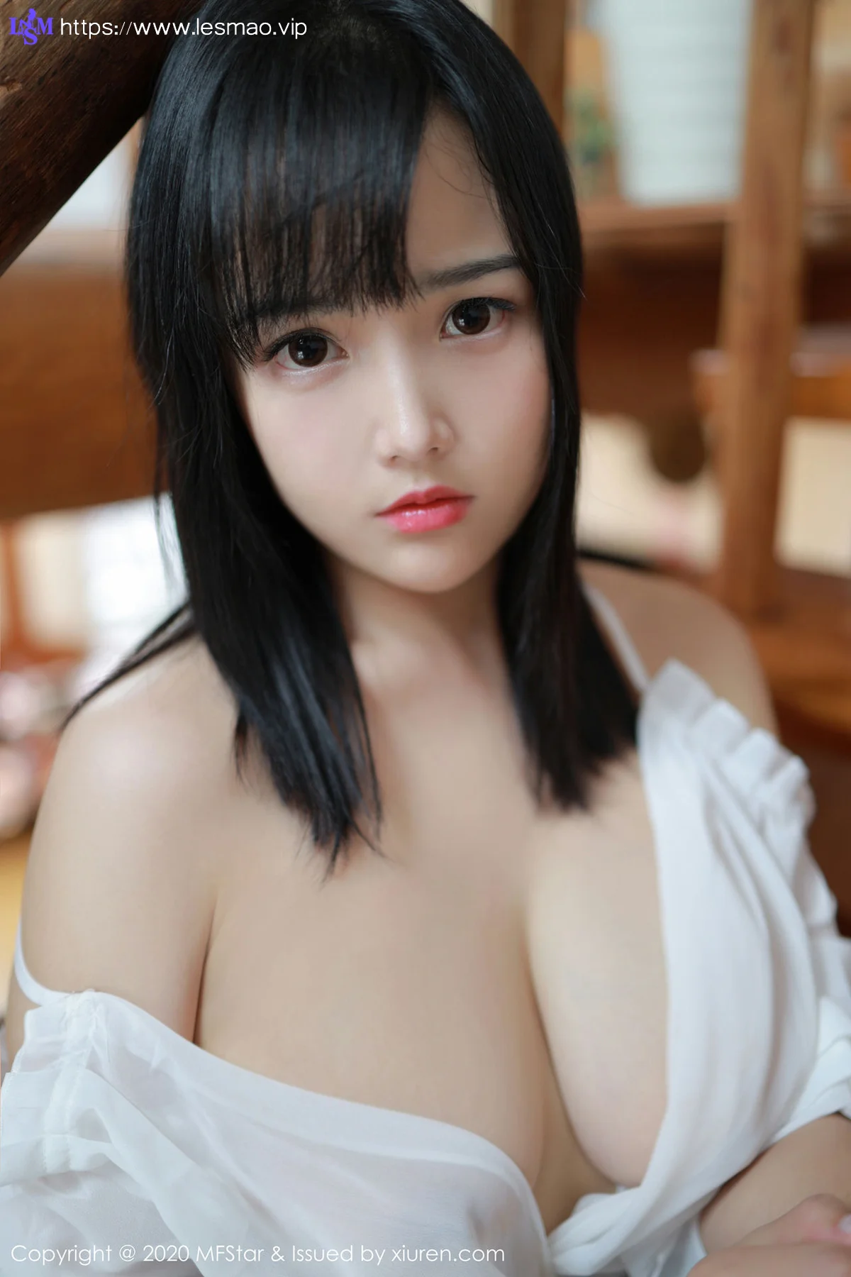MFStar 模范学院 Vol.260 童颜巨乳 徐微微mia 薄透服饰日本旅... - 1