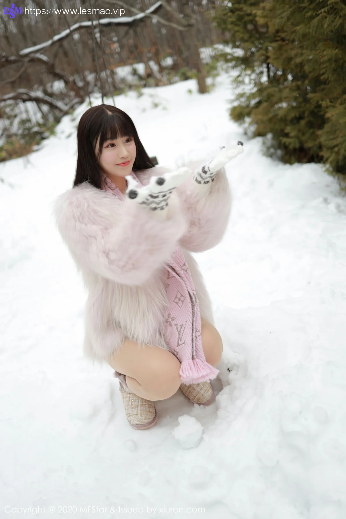 MFStar 模范学院 Vol.271 蕾丝内衣网袜 朱可儿Flower 北海道旅拍写真 - 1