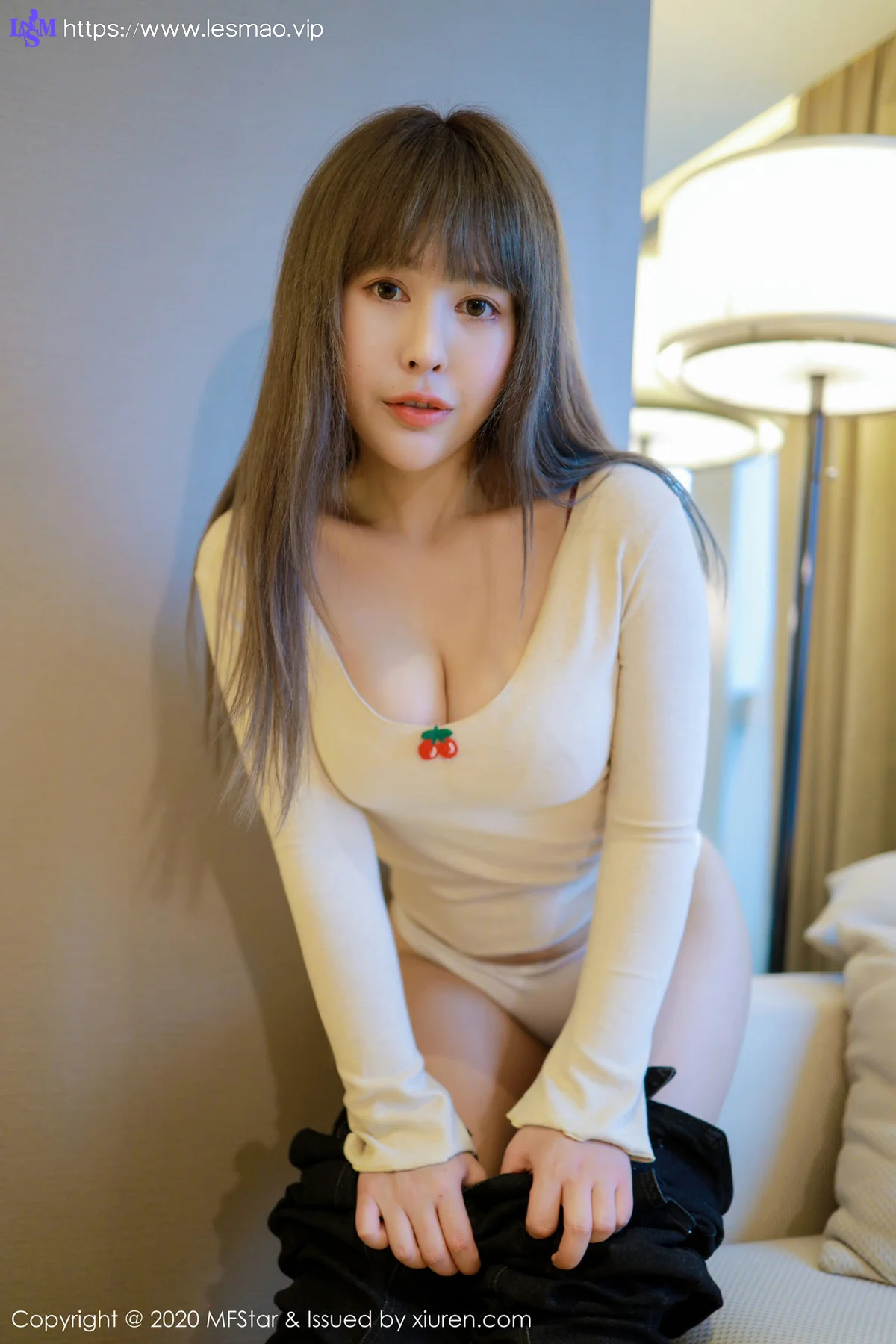MFStar 模范学院 Vol.284 雪白圆润酥胸  艾莉Evelyn 最新性感写真 - 2