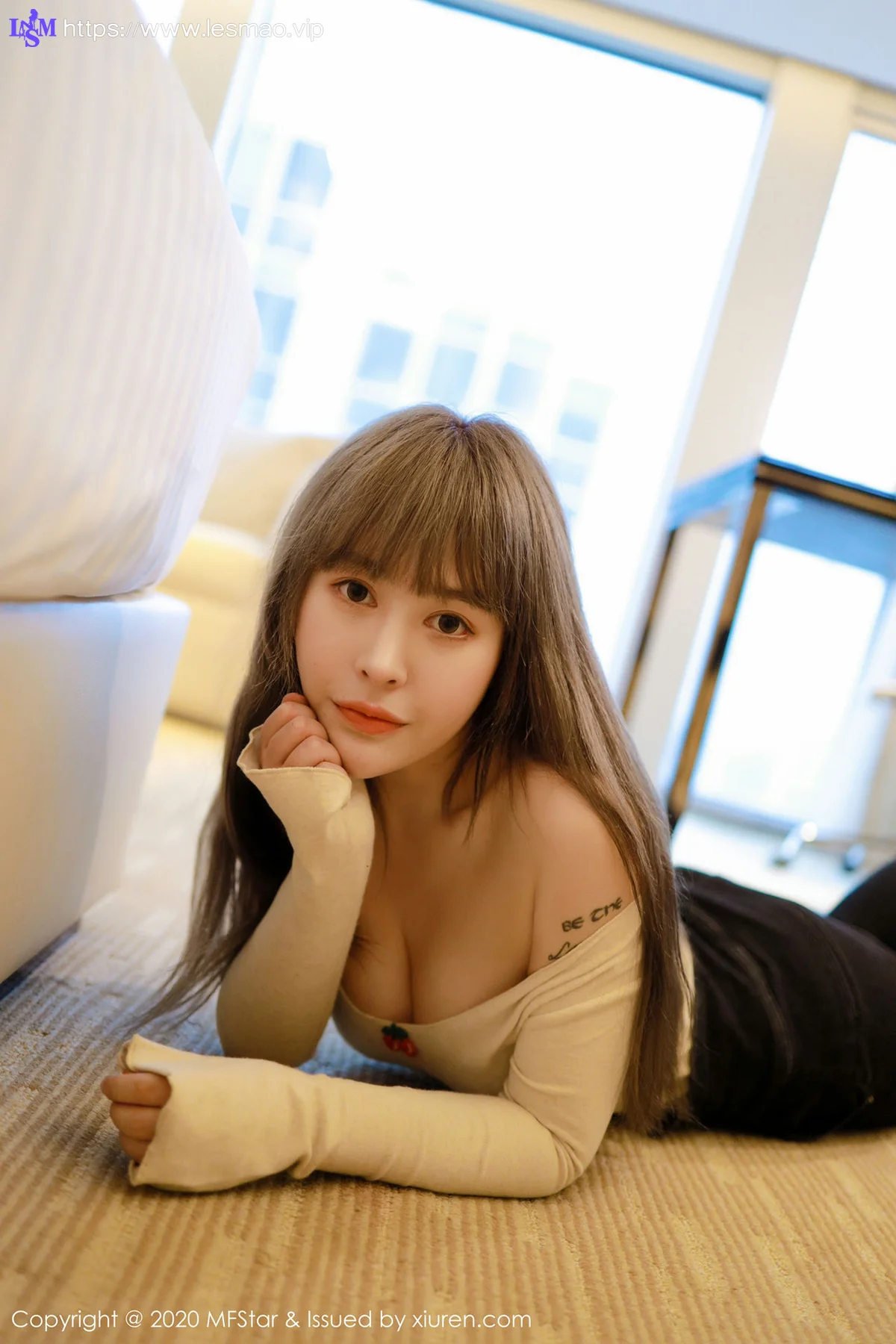 MFStar 模范学院 Vol.284 雪白圆润酥胸  艾莉Evelyn 最新性感写真 - 9