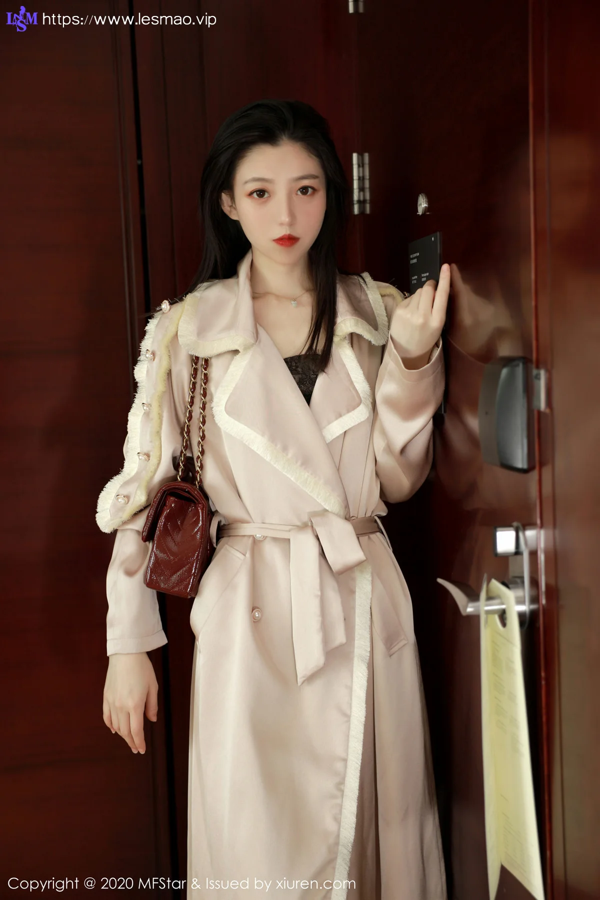 MFStar 模范学院 Vol.325  魅惑黑色镂空 言沫 第二套写真 - 1