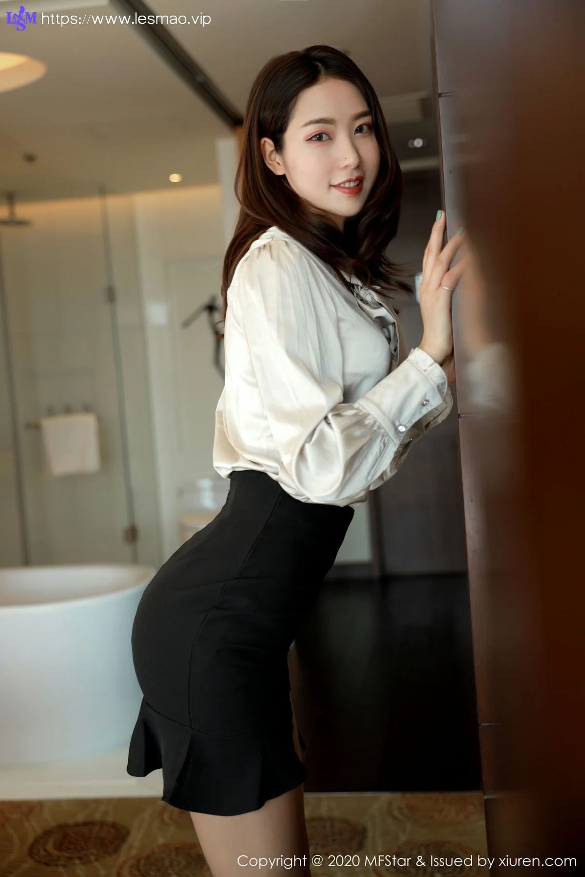 MFStar 模范学院 Vol.328  方子萱 芊芊玉腿第三套写真 - 2