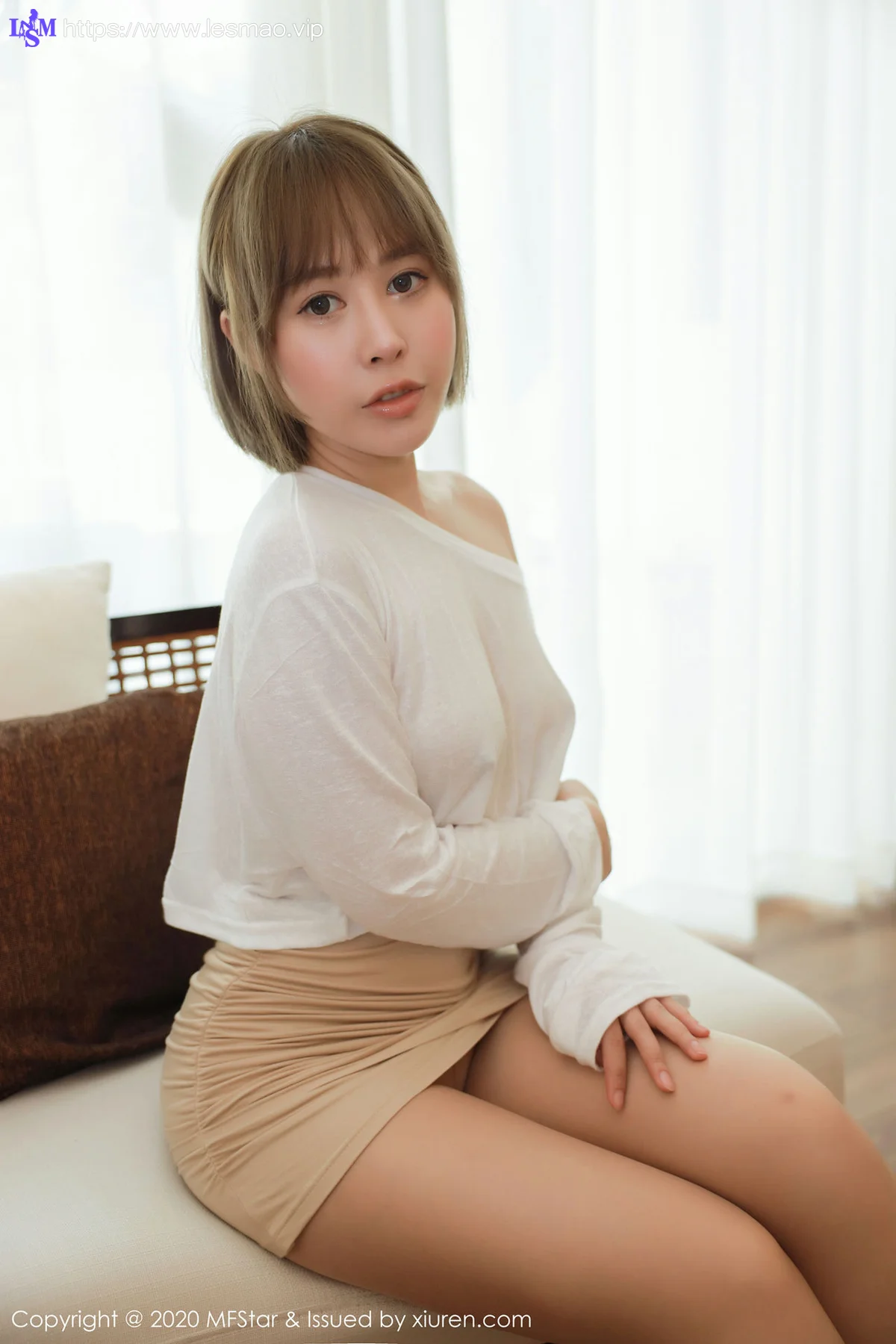 MFStar 模范学院 Vol.329  夏天Sienna 短裙之下丝袜三亚旅拍写真 - 3
