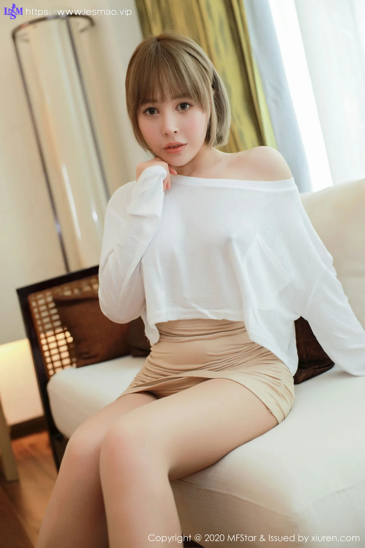 MFStar 模范学院 Vol.329  夏天Sienna 短裙之下丝袜三亚旅拍写真 - 6