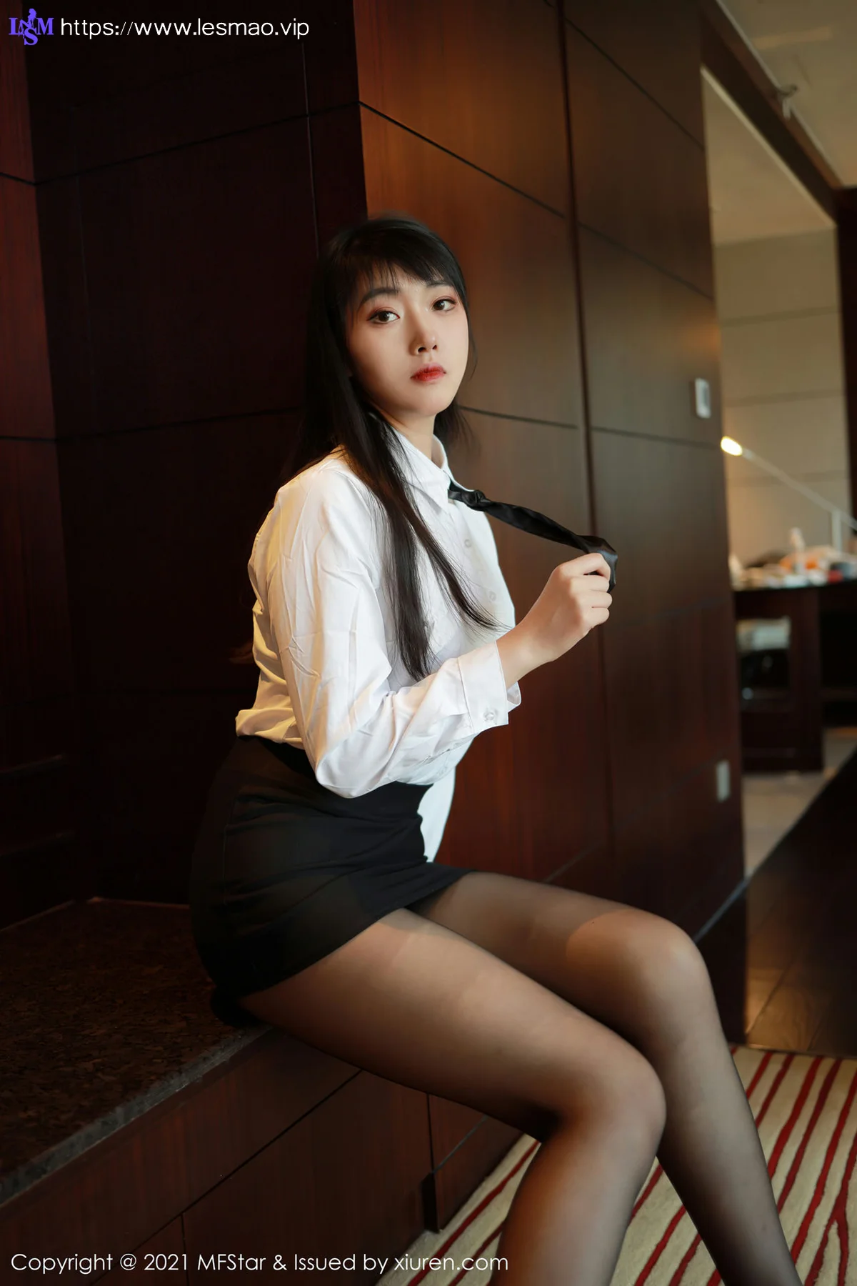 MFStar 模范学院 Vol.449   新人首套写真 锅包又you白衬衫黑丝 - 4