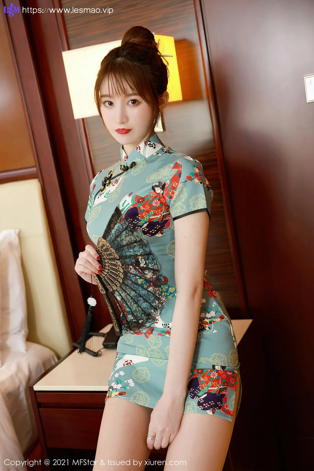 MFStar 模范学院 Vol.471 性感旗袍  yoo优优 三亚旅拍写真 - 1