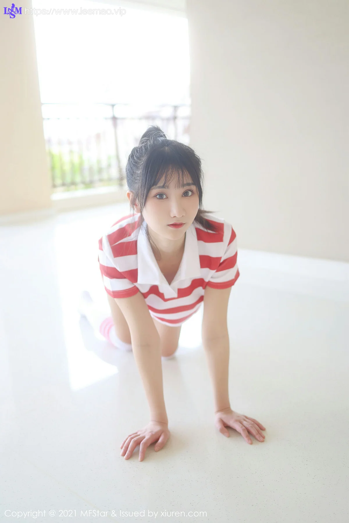MFStar 模范学院 Vol.489 条纹筒袜 小果冻儿 清甜可人写真 - 10