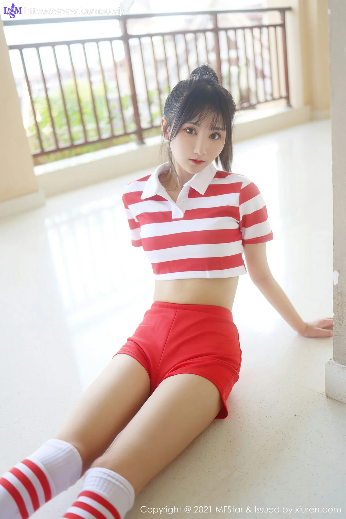 MFStar 模范学院 Vol.489 条纹筒袜 小果冻儿 清甜可人写真 - 2