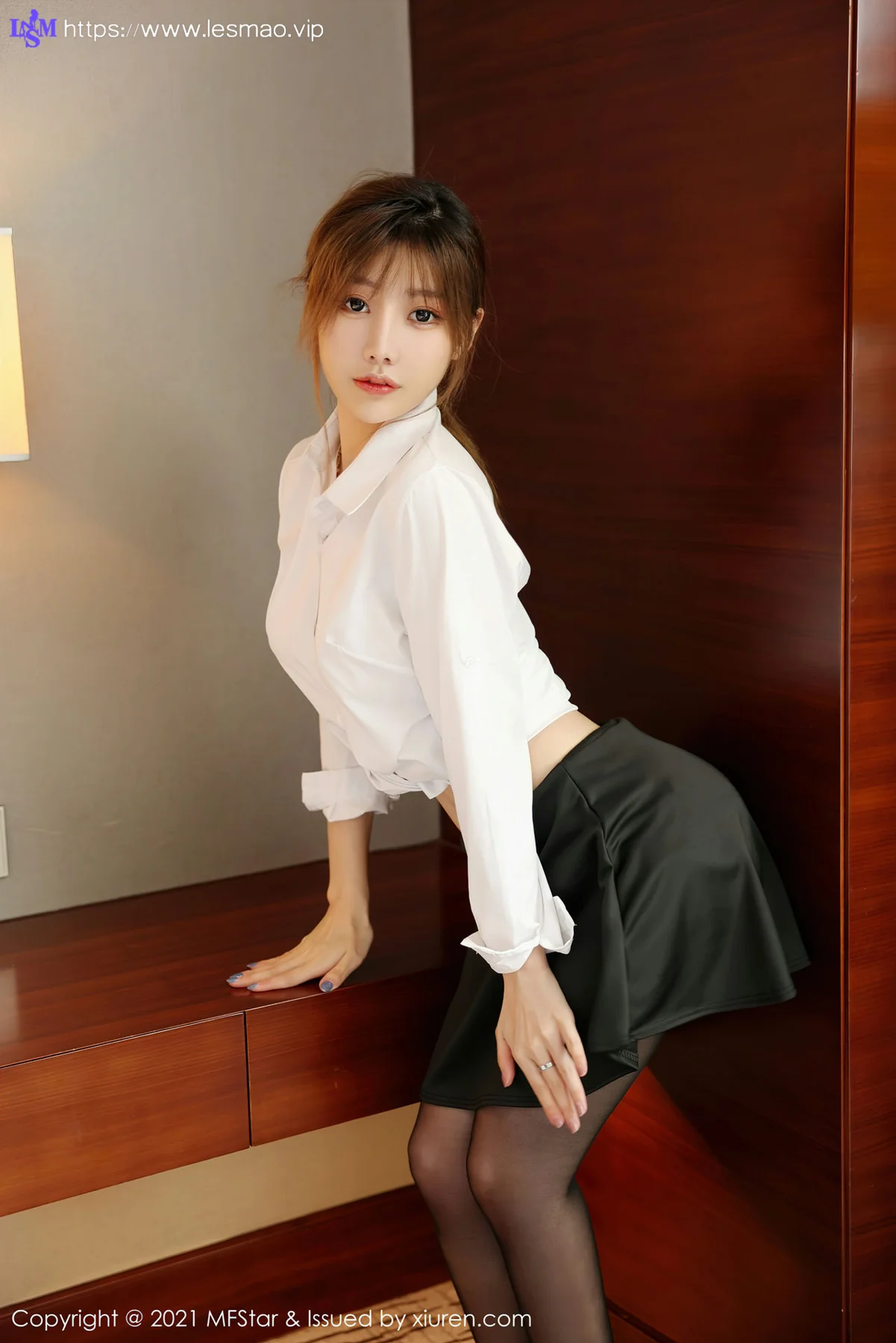 MFStar 模范学院 Vol.525 白衬衫黑丝 李颖煊baby 新人模特首套 - 3