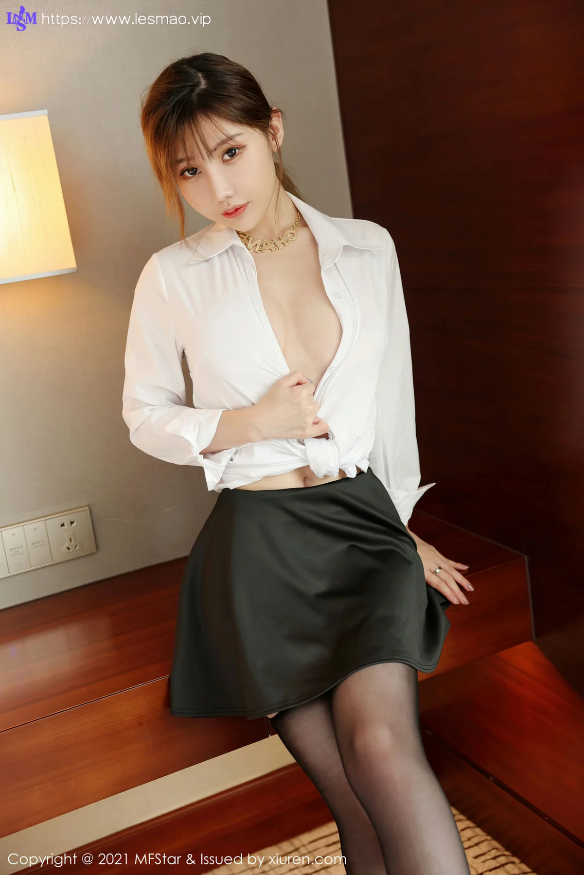 MFStar 模范学院 Vol.525 白衬衫黑丝 李颖煊baby 新人模特首套 - 8