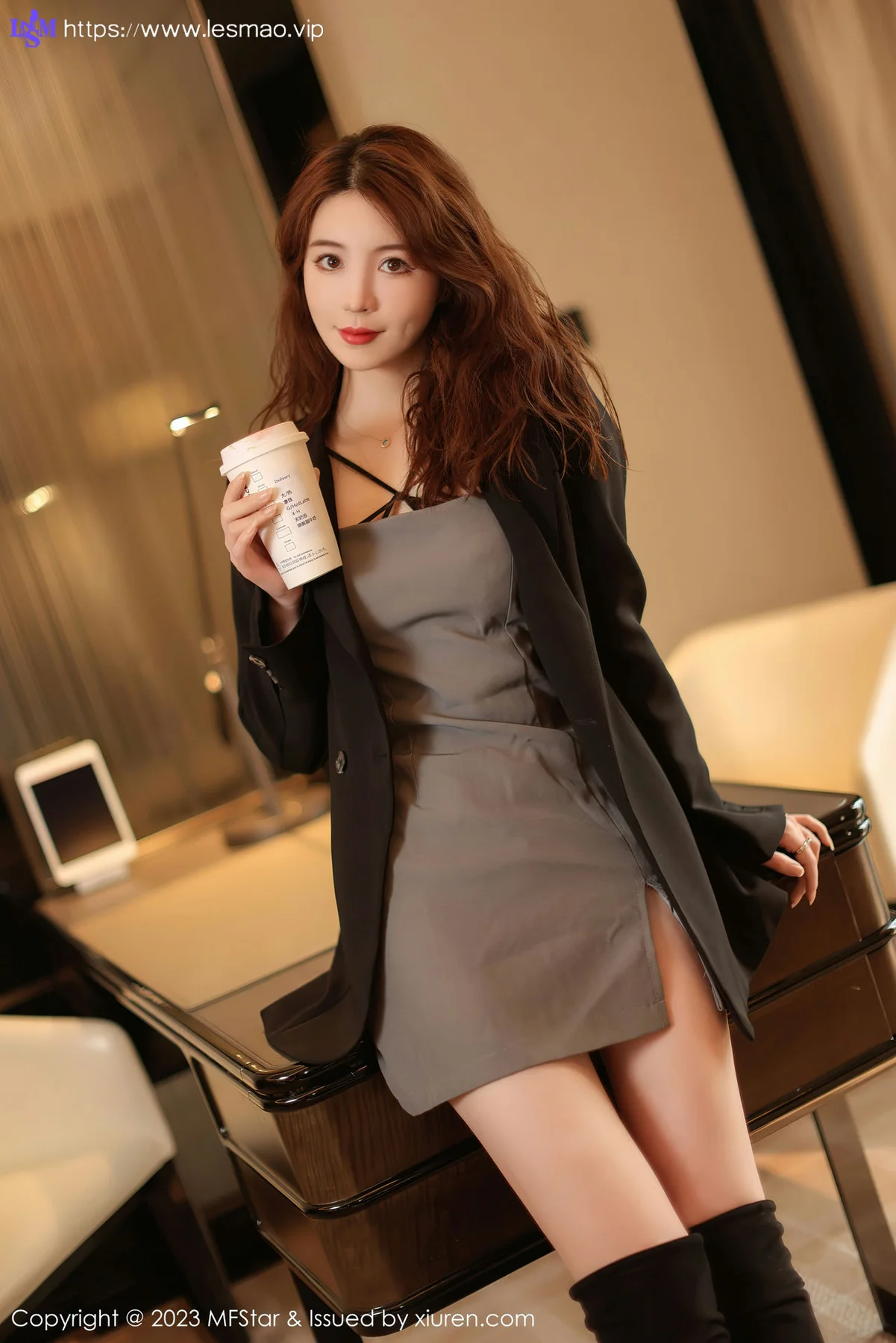 MFStar 模范学院 Vol.589 yoo优优 露肩连衣短裙性感写真 - 1