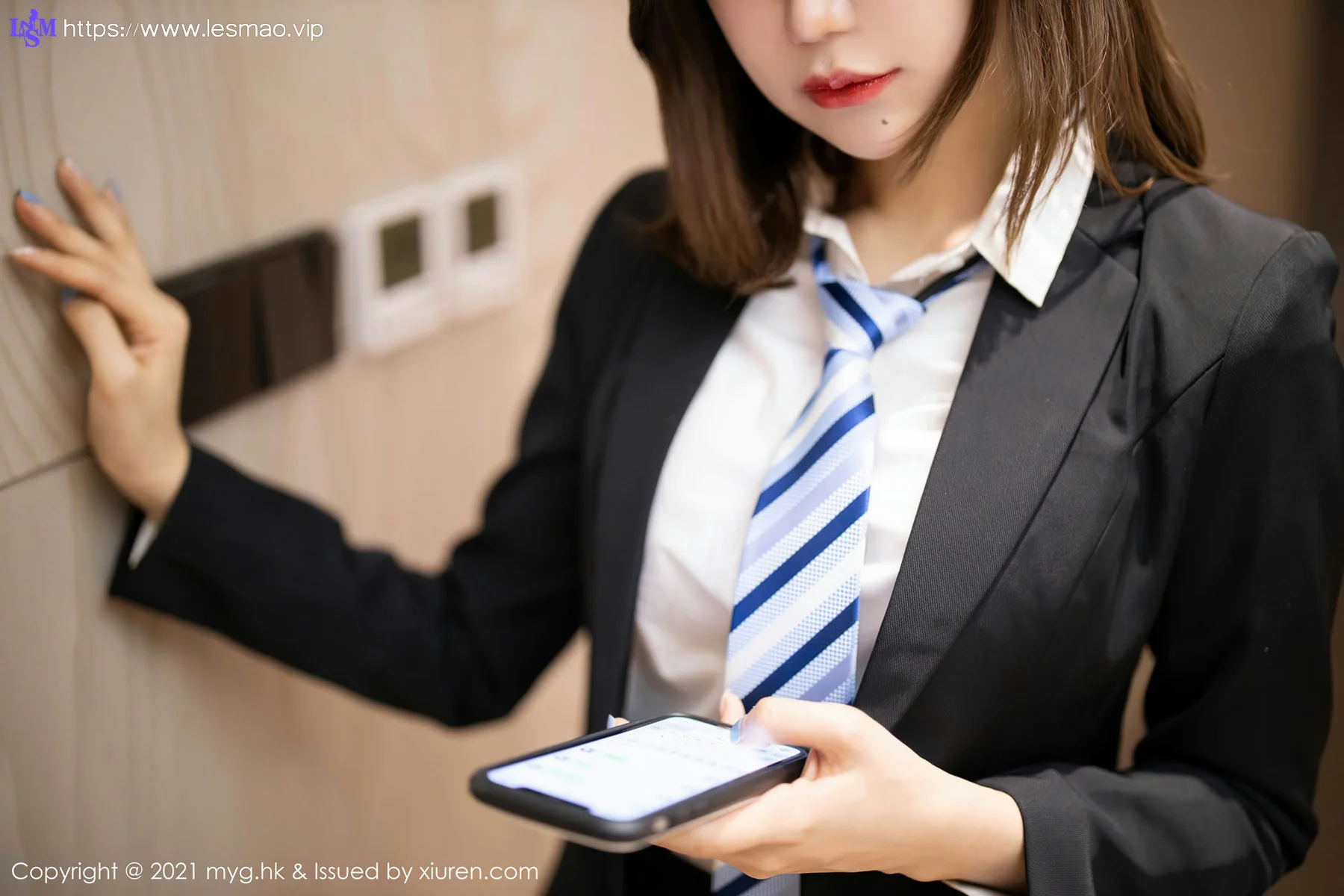MyGirl 美媛馆 Vol.499 小秘书性感写真 Carina绮里嘉 - 5