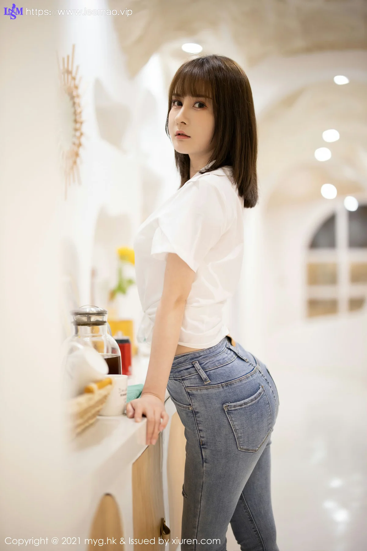 MyGirl 美媛馆 Vol.540 白衬衫与直爽牛仔裤 蔡文钰Abby 江浙沪旅拍写真 - 2