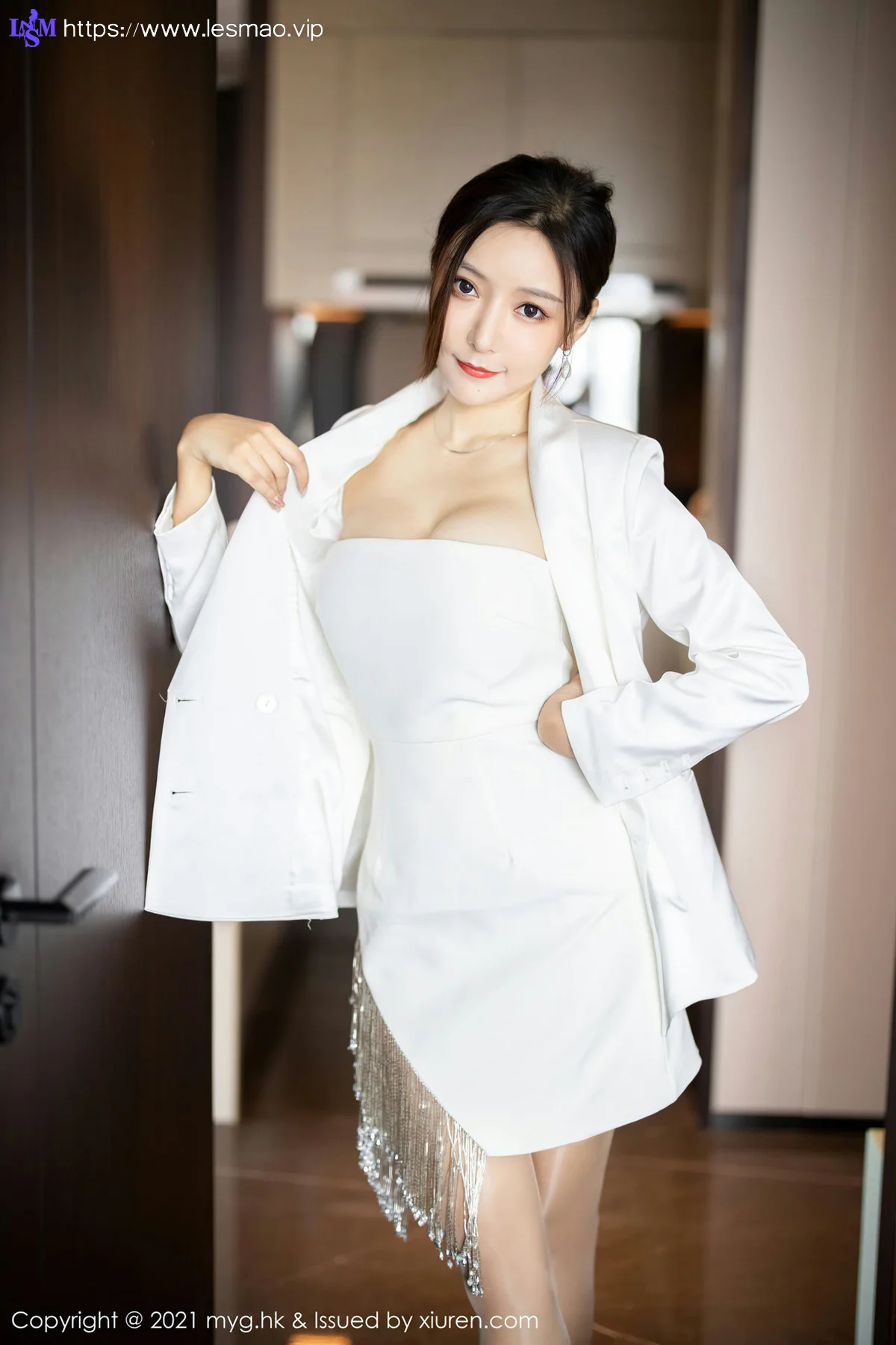 MyGirl 美媛馆 Vol.541 丝足美腿 王馨瑶yanni 江浙沪旅拍写真3 - 2