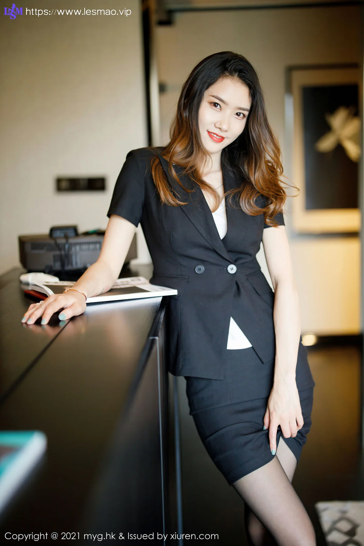 MyGirl 美媛馆 Vol.542 黑丝职业装 方子萱 江浙沪旅拍写真3 - 2