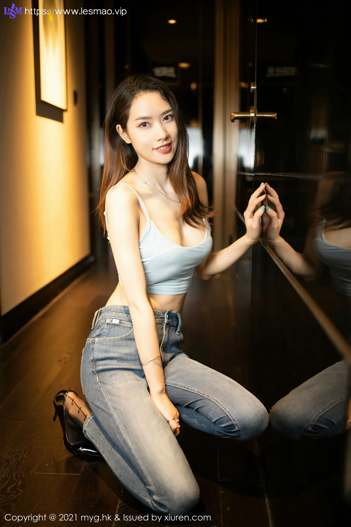 MyGirl 美媛馆 Vol.567 牛仔裤与黑丝 方子萱 江浙沪旅拍写真1 - 1