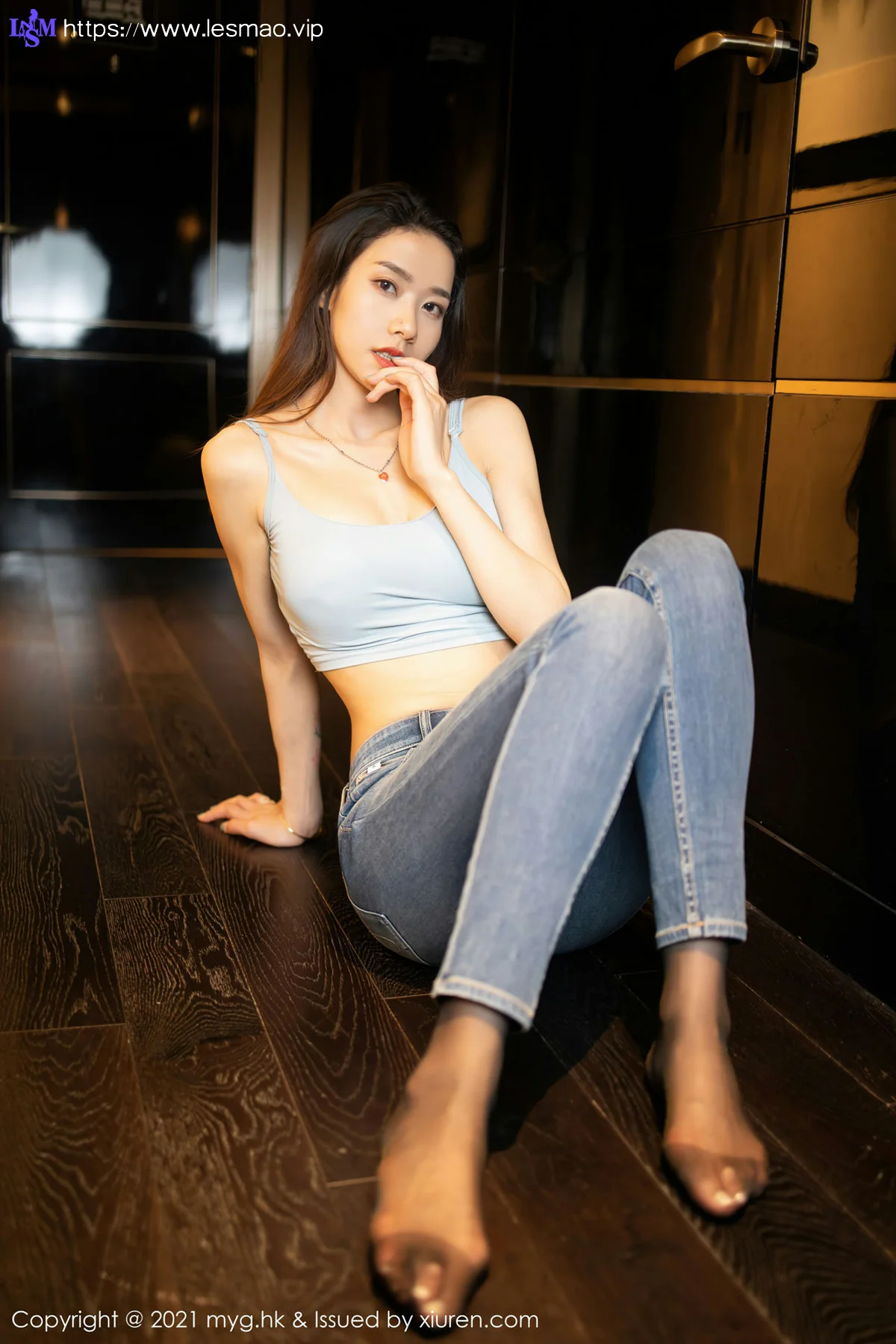 MyGirl 美媛馆 Vol.567 牛仔裤与黑丝 方子萱 江浙沪旅拍写真1 - 9