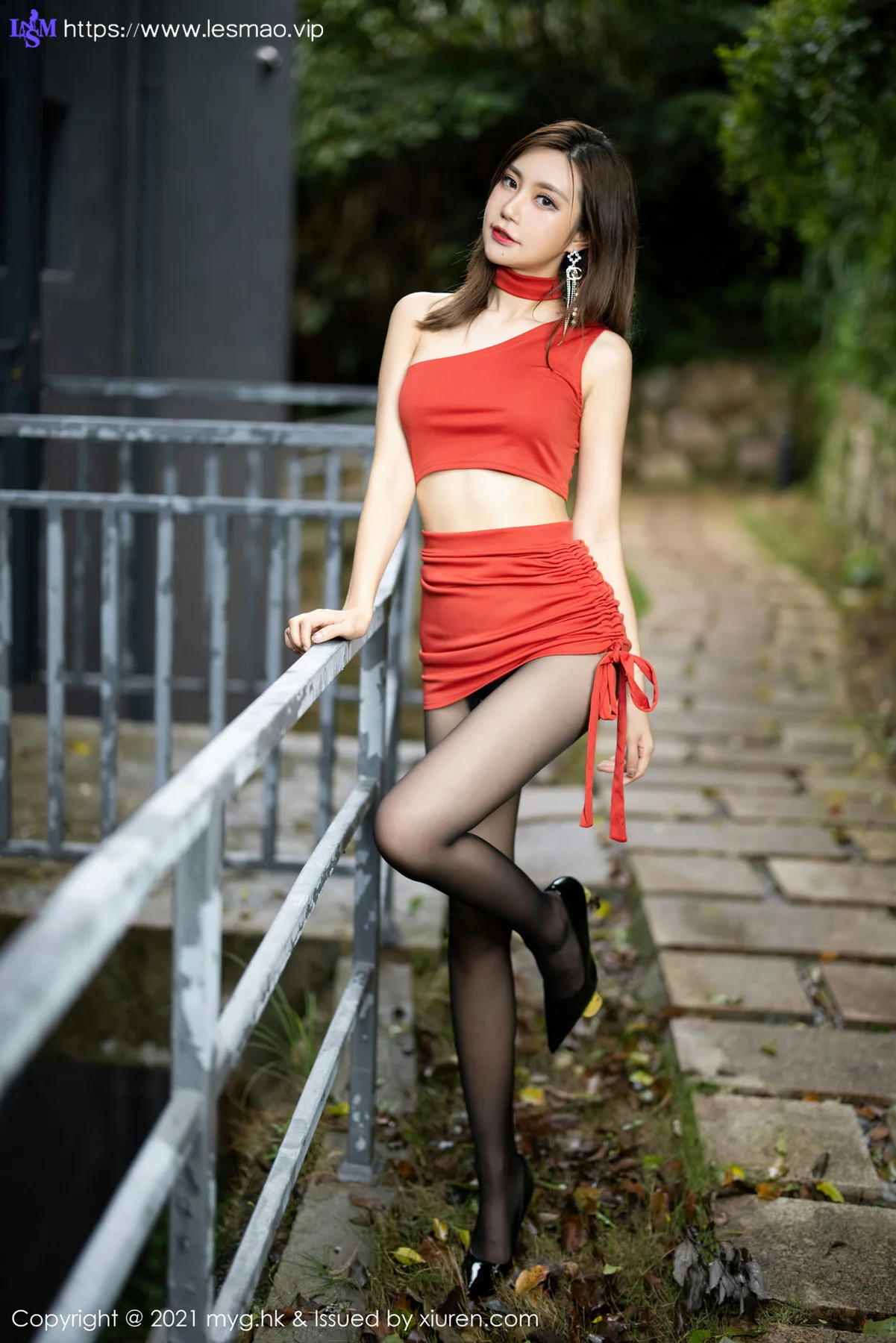 MyGirl 美媛馆 Vol.585 鲜艳红裙+魅惑黑丝 绮里嘉Carina 杭州旅... - 8