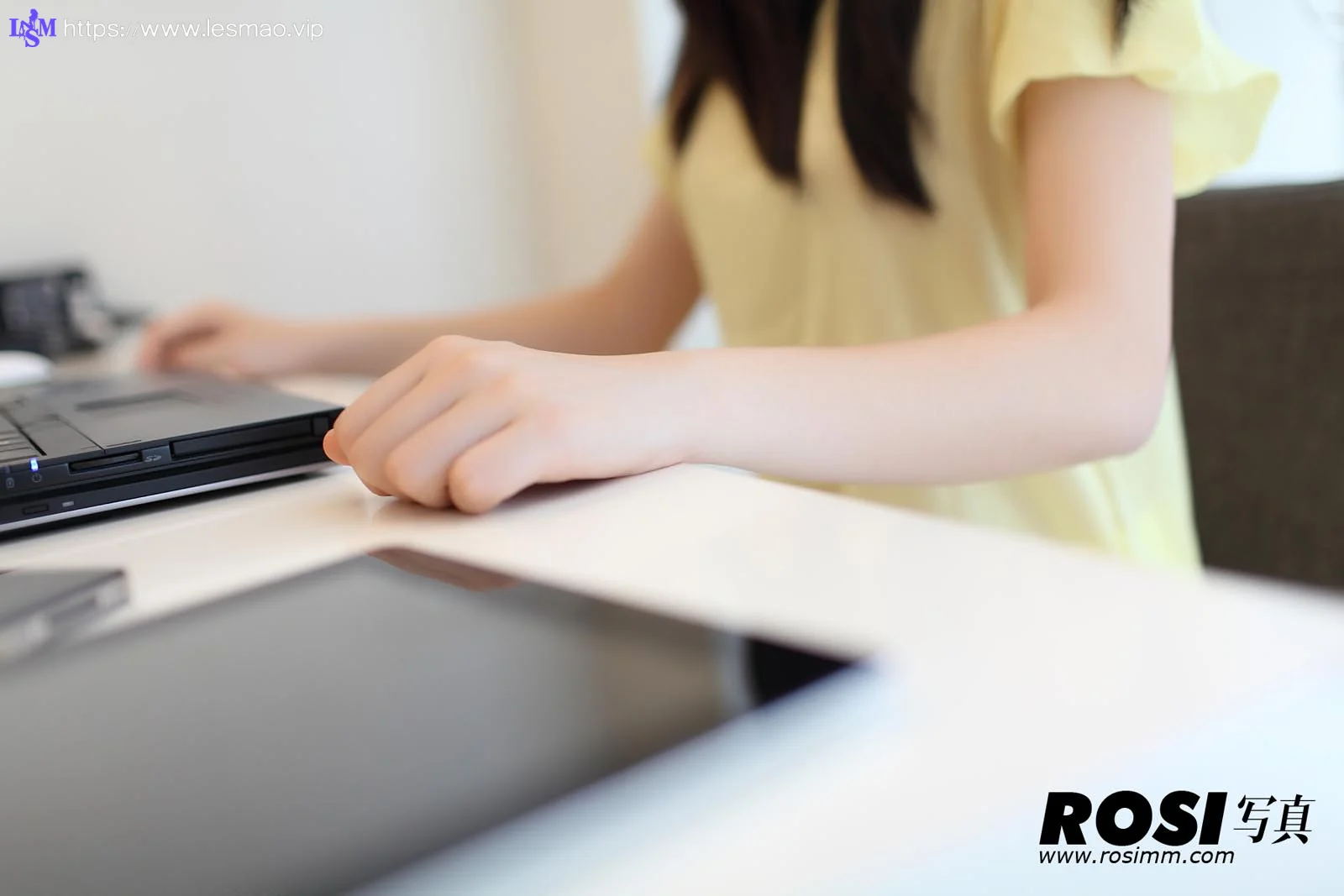 Rosi 写真 No.347 26P/22.1M - 2