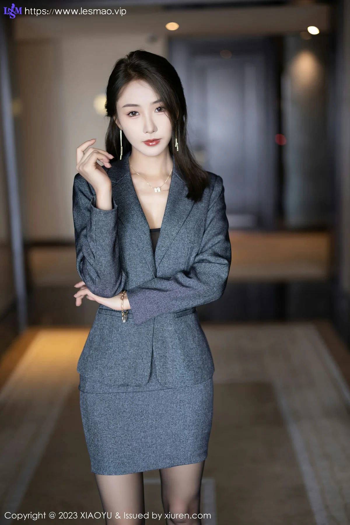 XIAOYU  语画界 Vol.1042  苏苏阿 魅惑黑丝性感写真1 - 2