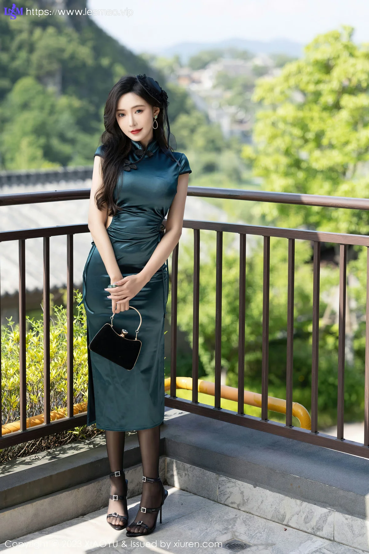 XIAOYU  语画界 Vol.1048  王馨瑶 暗绿色旗袍1 - 3