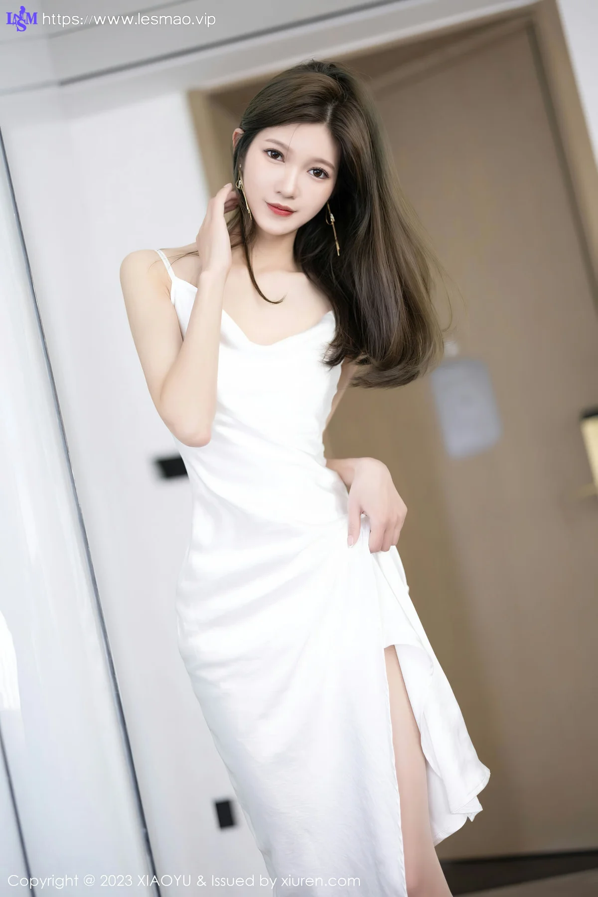 XIAOYU  语画界 Vol.1050  程程程 红色薄纱布兜性感私房1 - 5