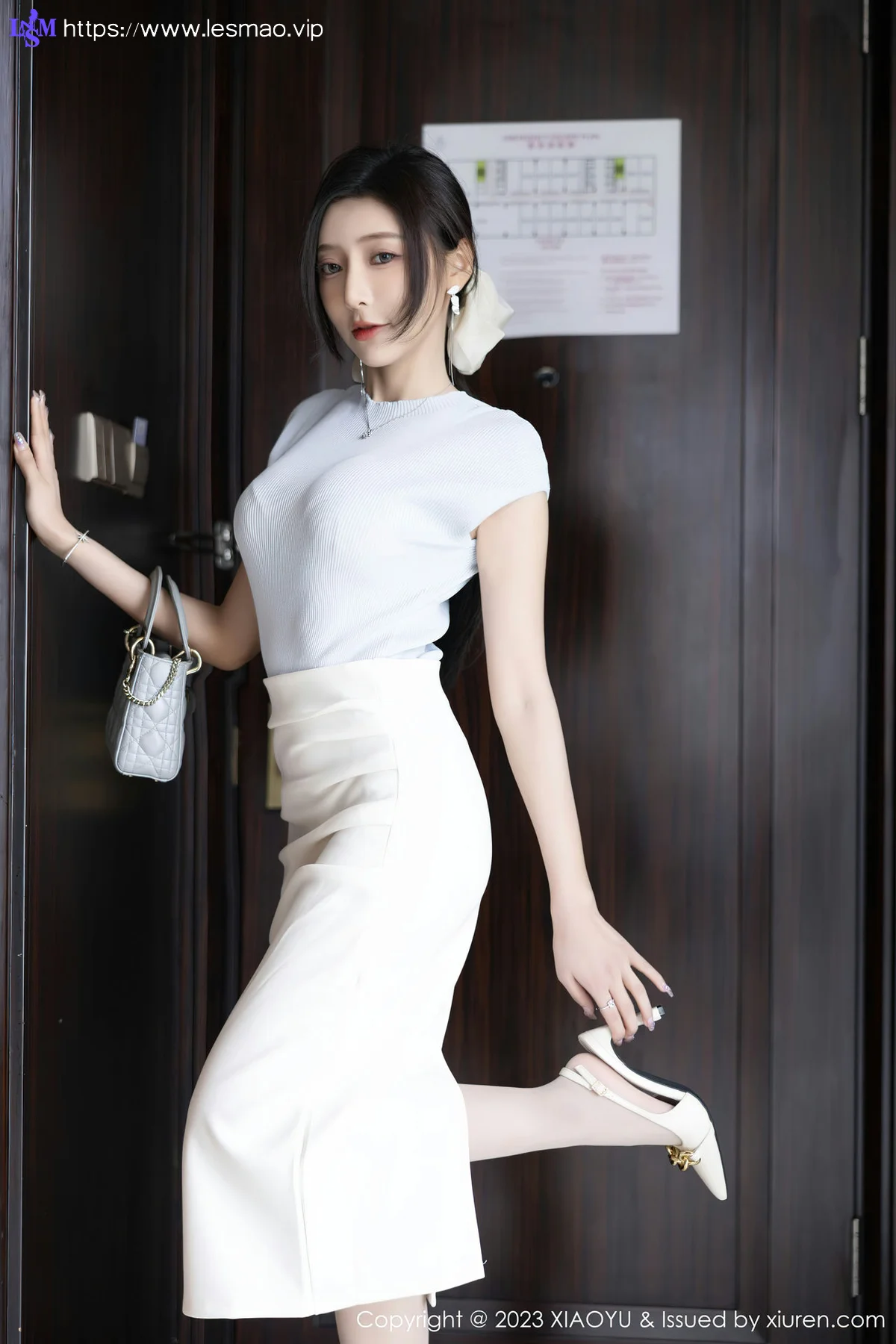 XIAOYU  语画界 Vol.1059  王馨瑶yanni 淡粉色内衣性感写真11 - 1