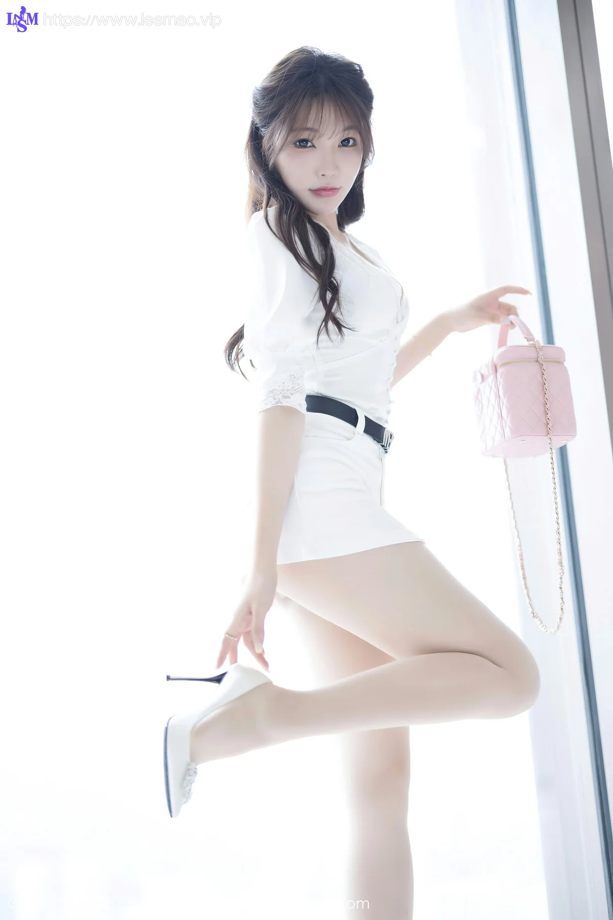 XIAOYU  语画  Vol.1158  徐莉芝Booty 白色连体衣海南旅拍1 - 9