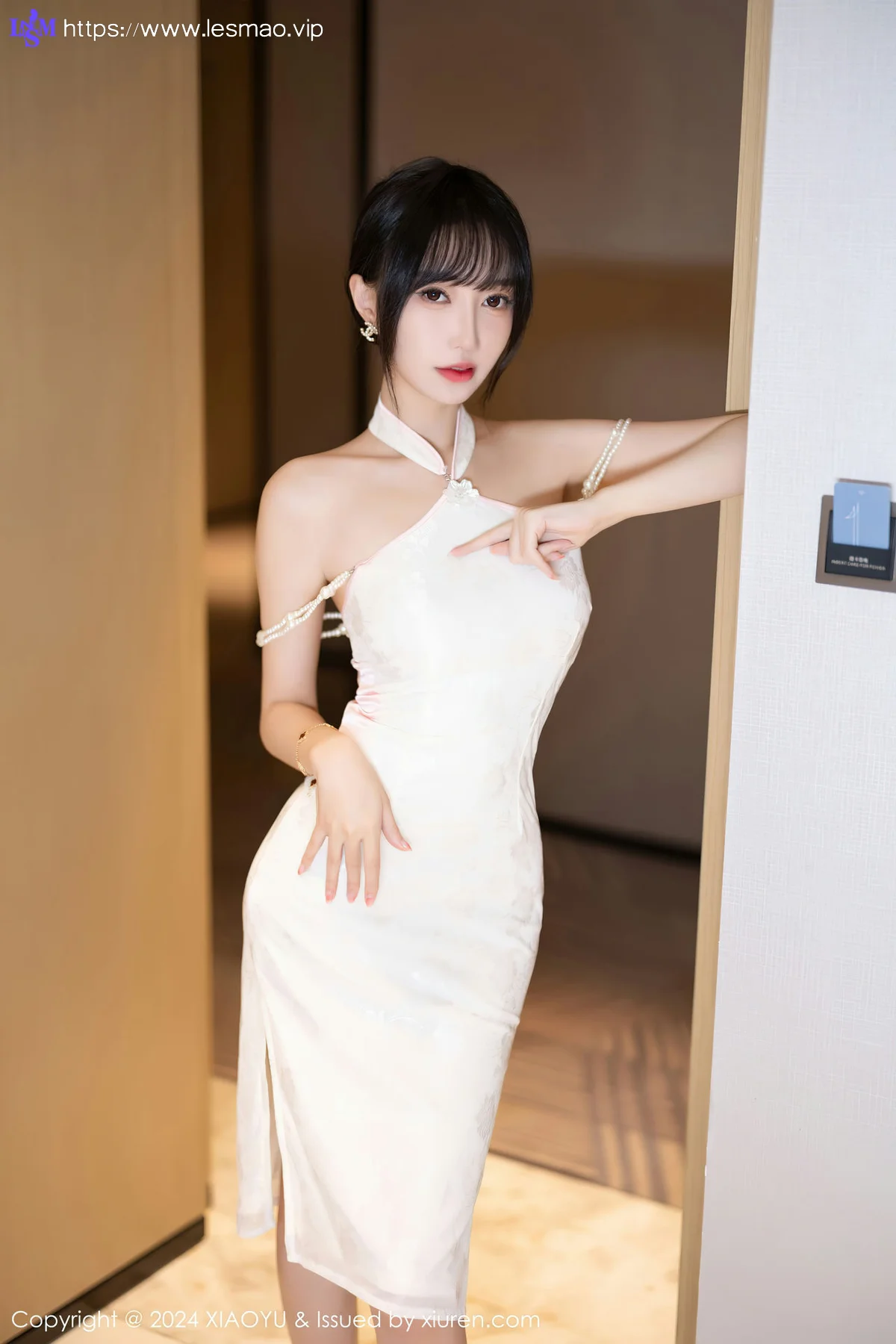 XIAOYU  语画  Vol.1186  王馨瑶yanni 诱人灰丝海南旅拍11 - 4