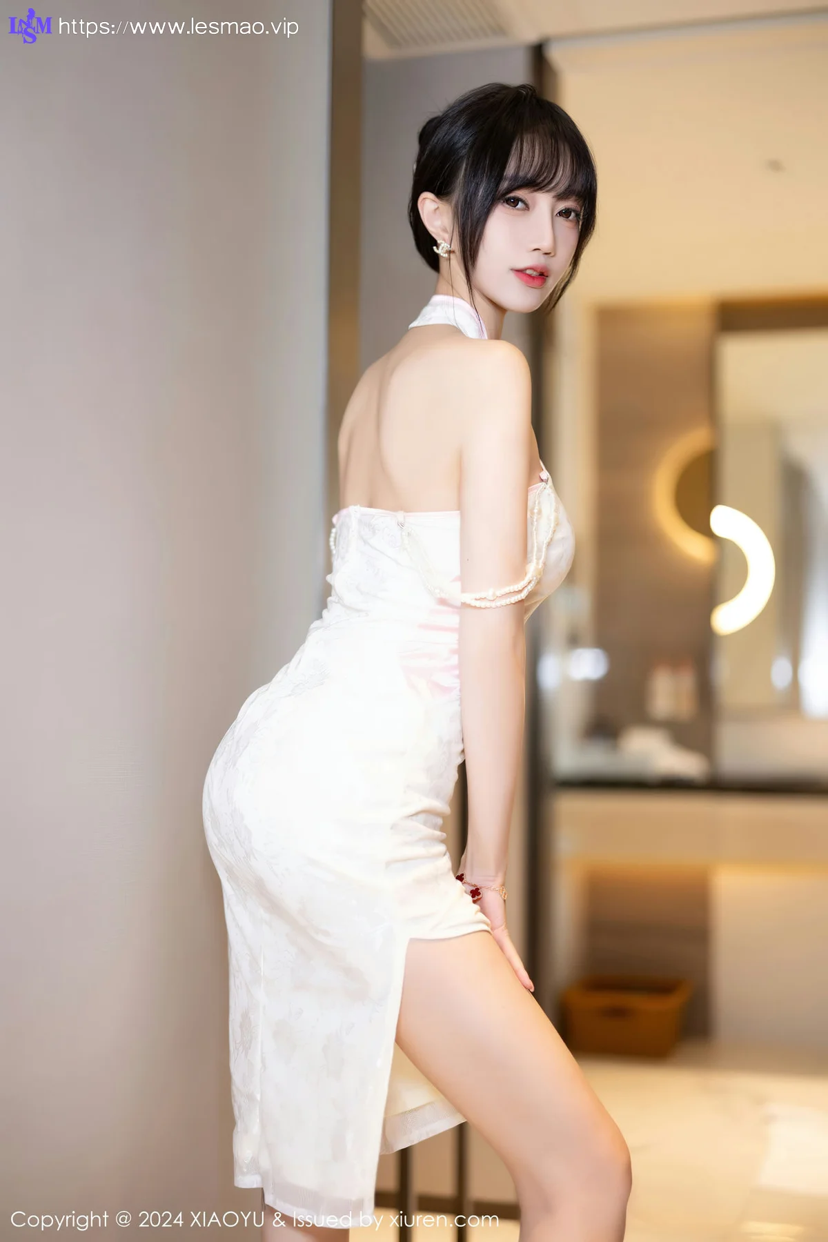 XIAOYU  语画  Vol.1186  王馨瑶yanni 诱人灰丝海南旅拍11 - 5